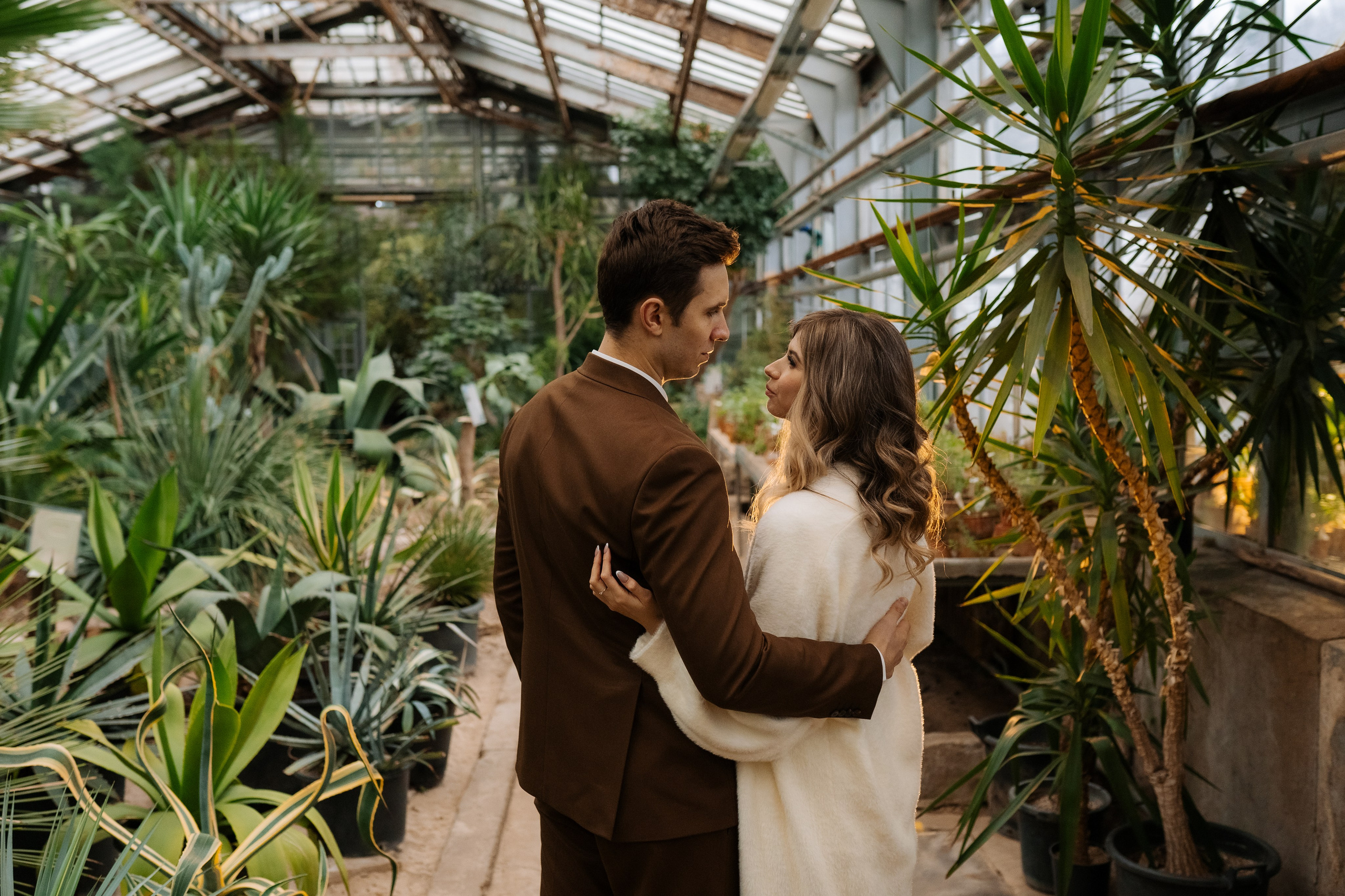 Свадебная фотосессия в оранжерее, Москва. Свадебный фотограф в Москве Анна Полушина