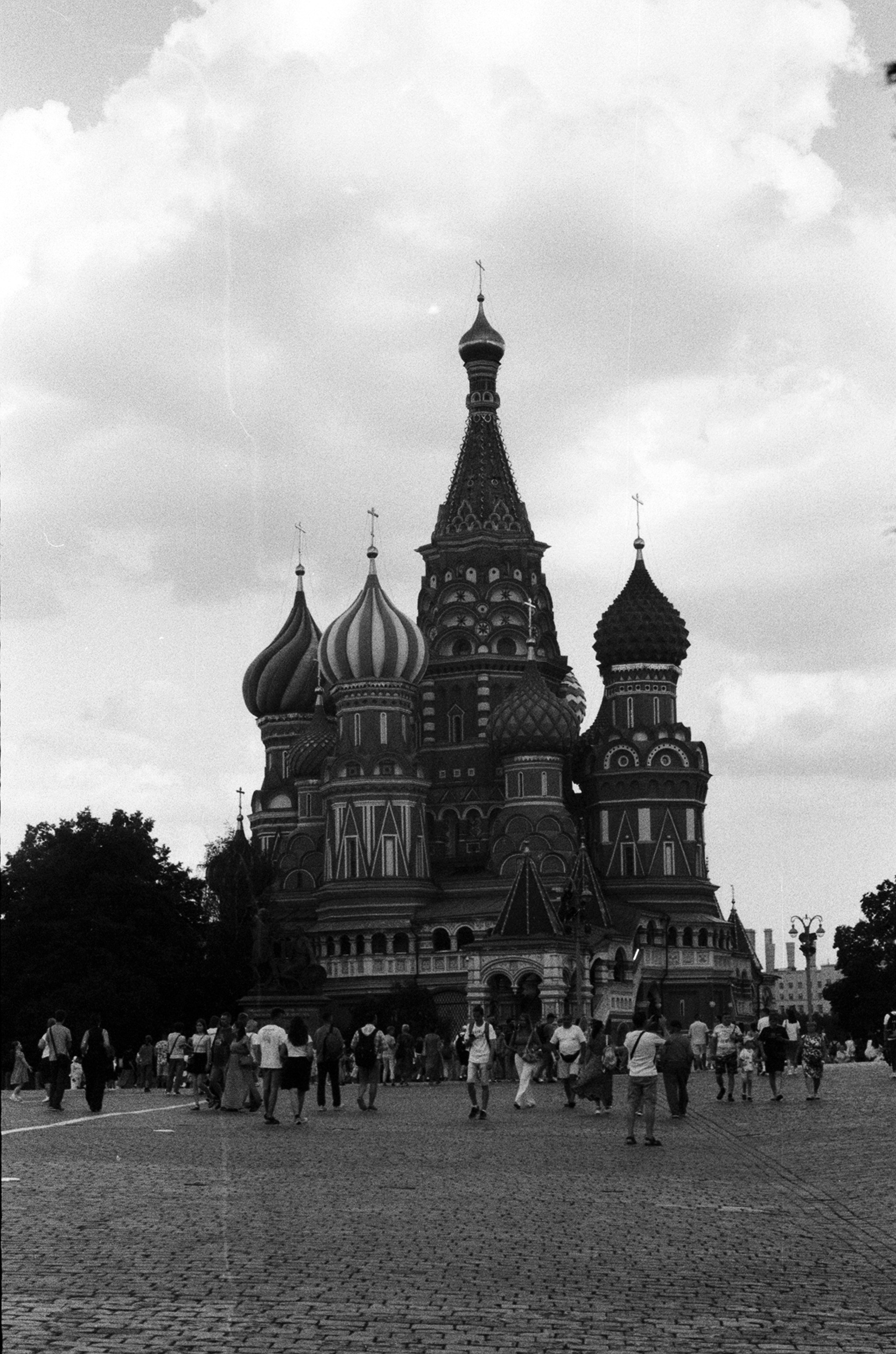 Альбом пленочных ЧБ-фото. Репортажный и семейный фотограф — Шелихов Сергей