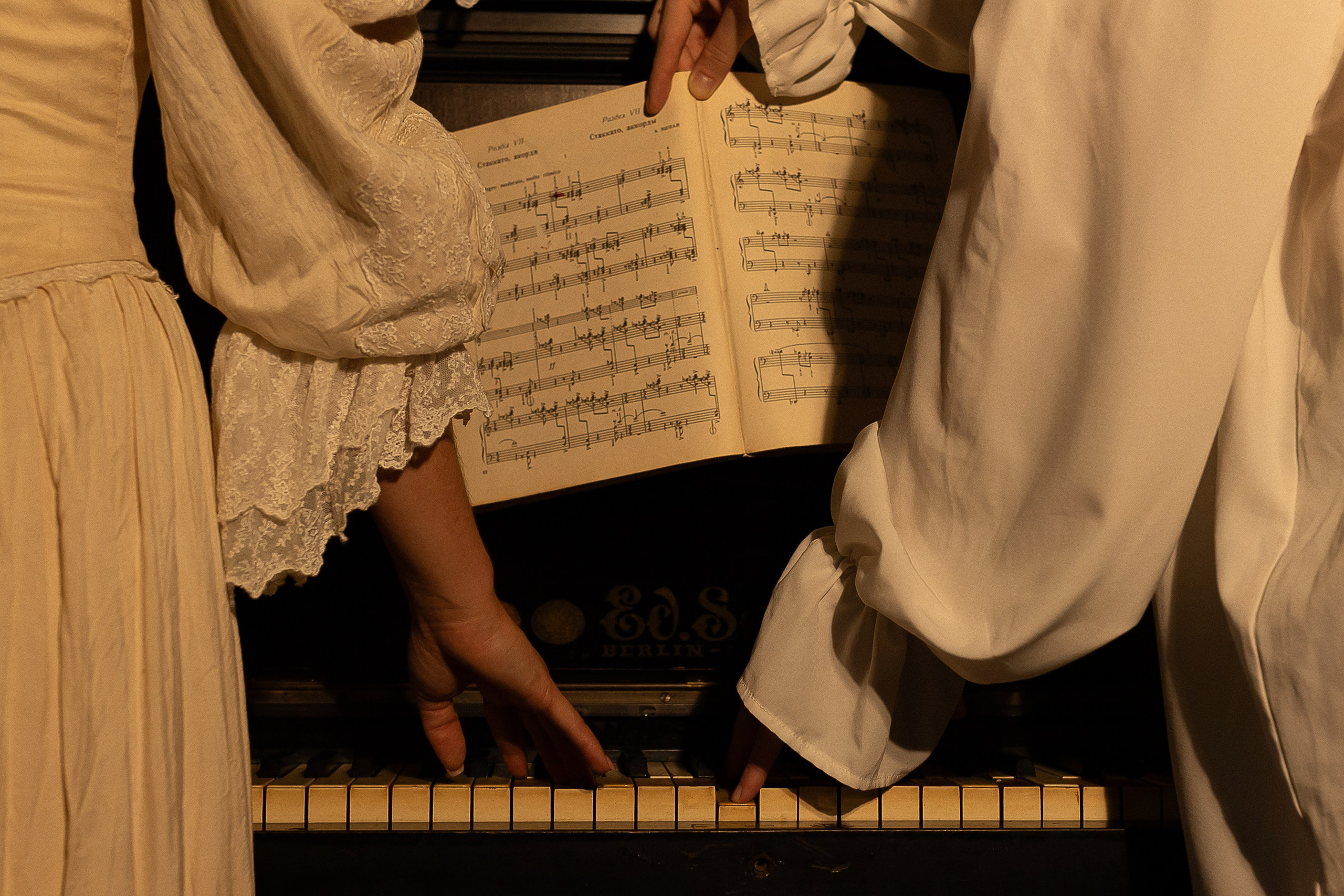 Свадебная фотосессия в фотостудии Птичка. Свадебный и семейный фотограф Виолетта Сидельникова. Краснодар, Россия, Беларусь, Европа