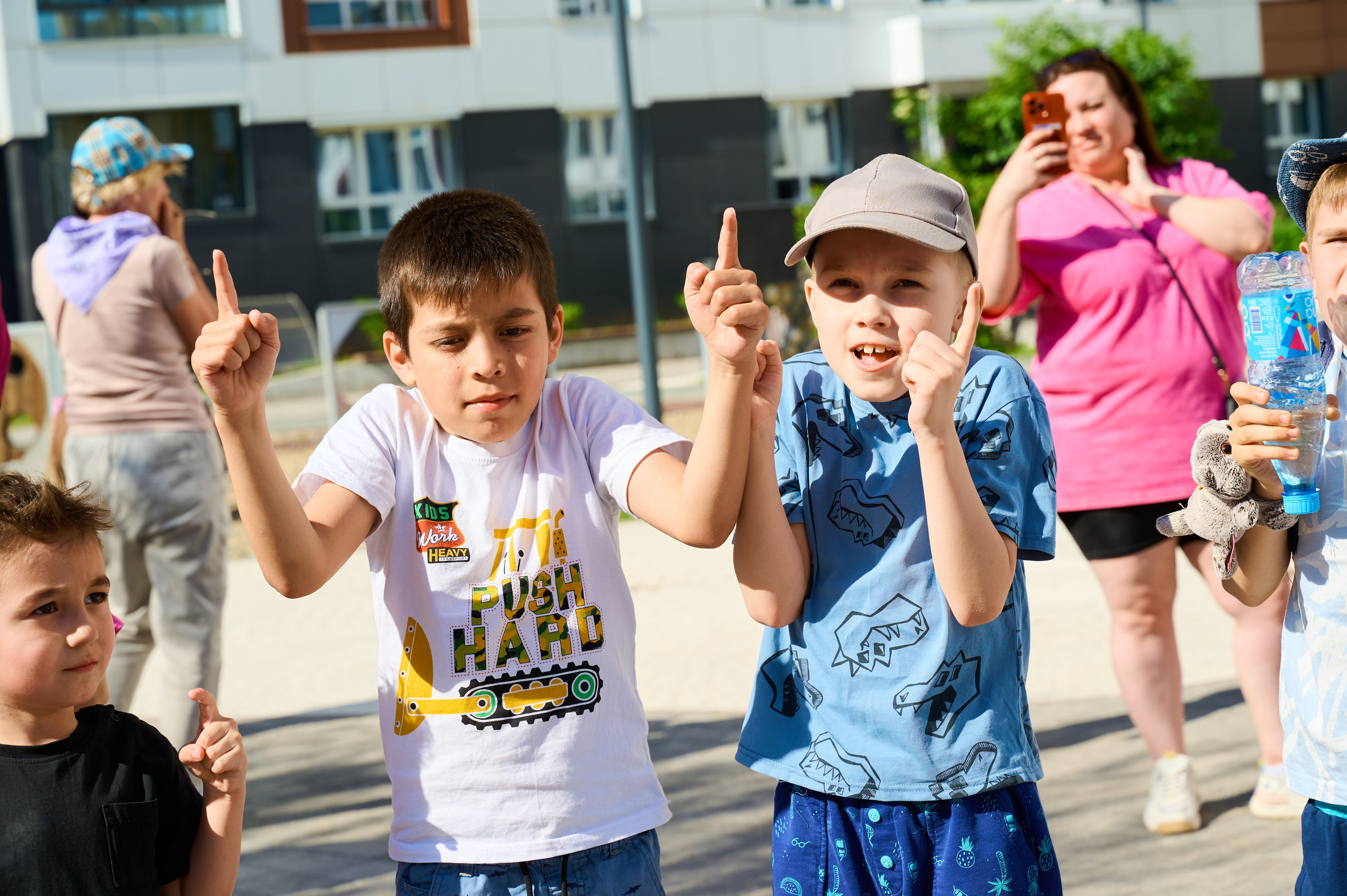 1 июня ЖК Галактика. Фотограф Универсал в Новосибирске