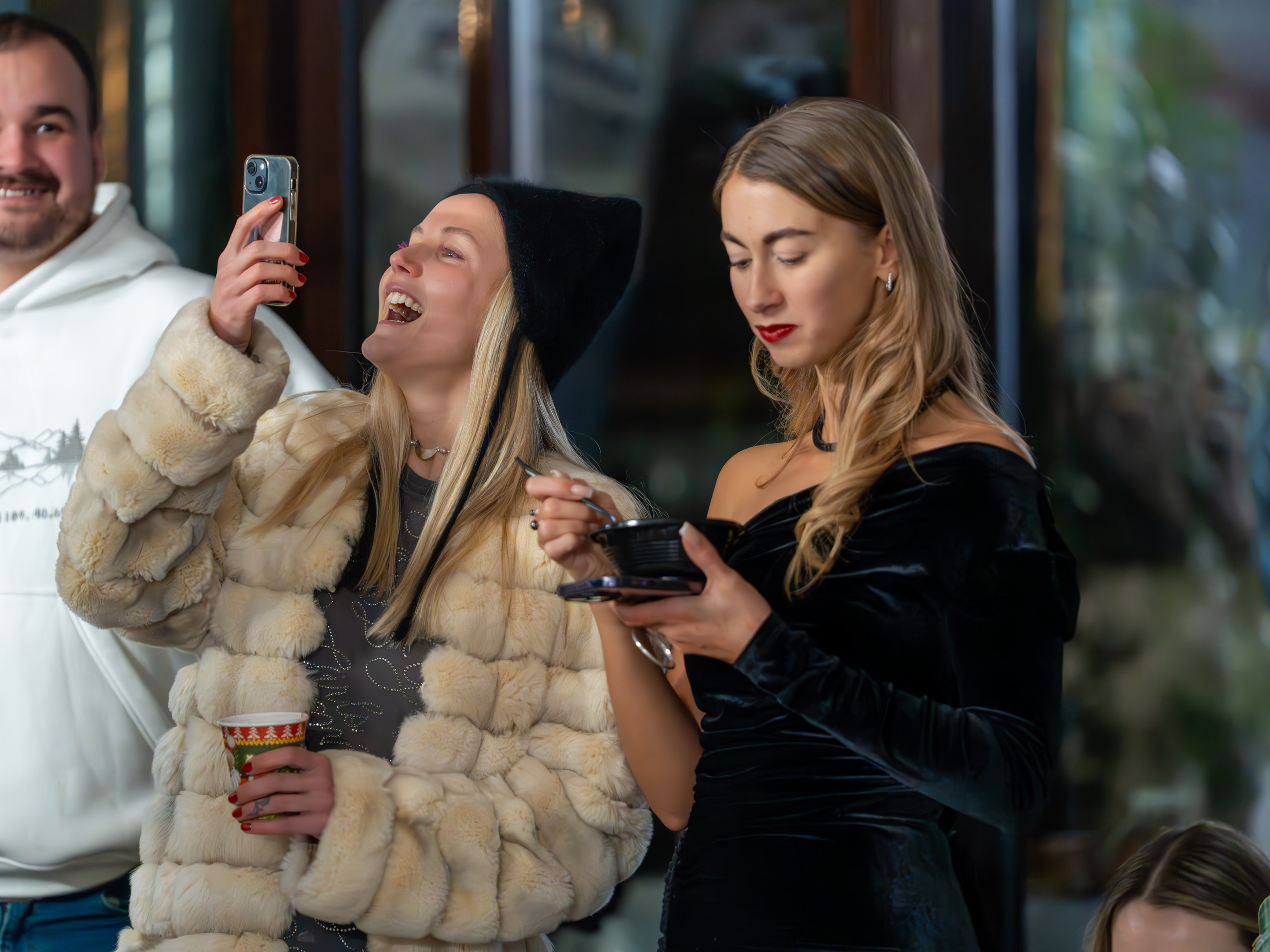 Предновогодняя встреча в пространстве Steford Hub. Репортажный фотограф в Красной Поляне и Сочи Павлюченко Екатерина