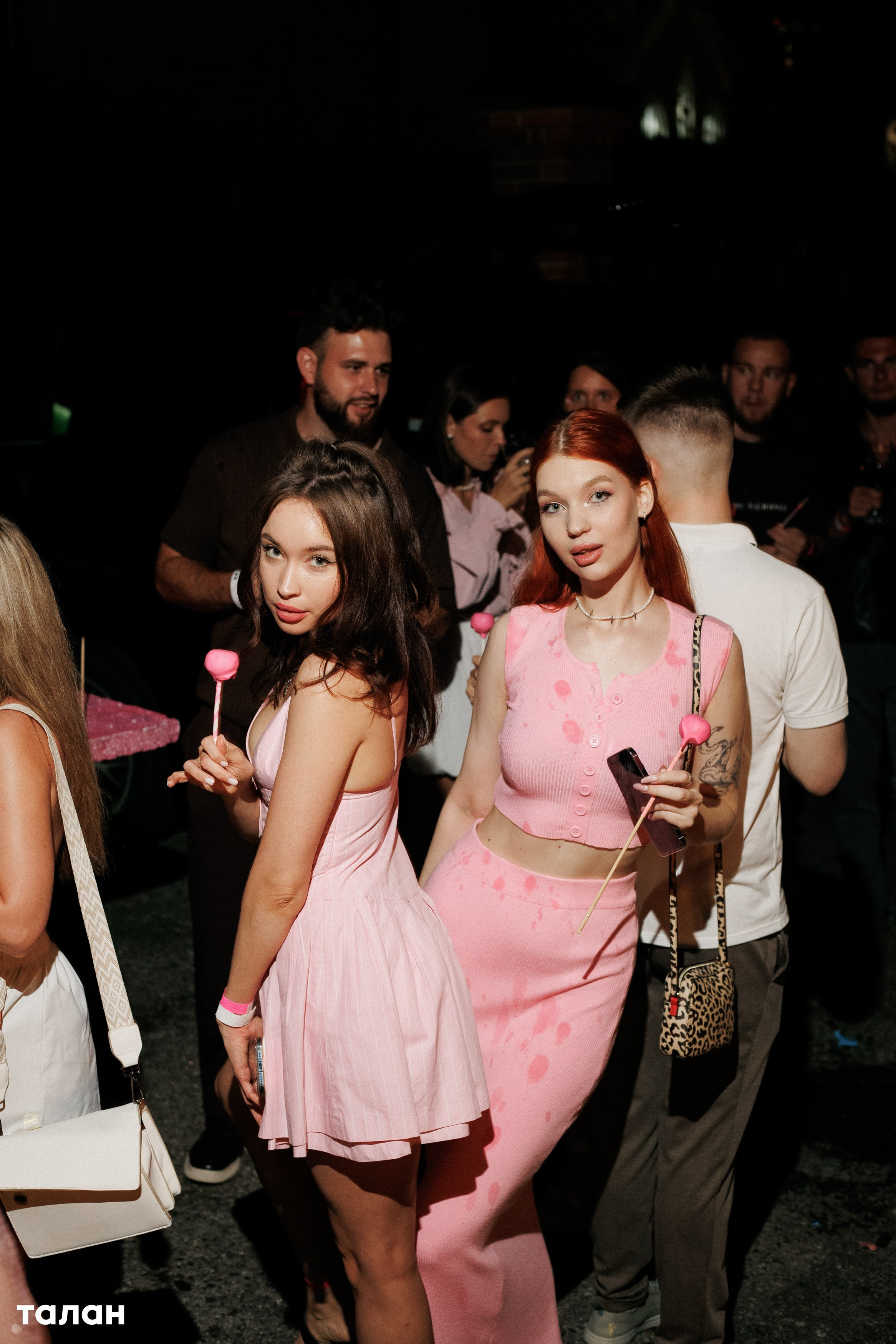 ВИНОТЕКА [бар+магаз] — BIRTHDAY PARTY. СВОИ. ФОТООТЧЕТЫ-СОБЫТИЯ-МЕСТА