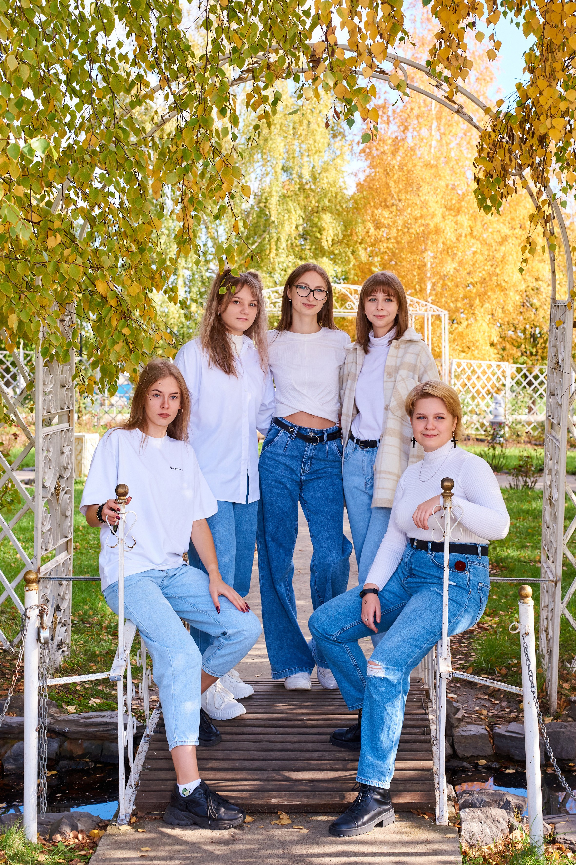 11 класс. Осень в парке. 2022. Childrenfoto.ru