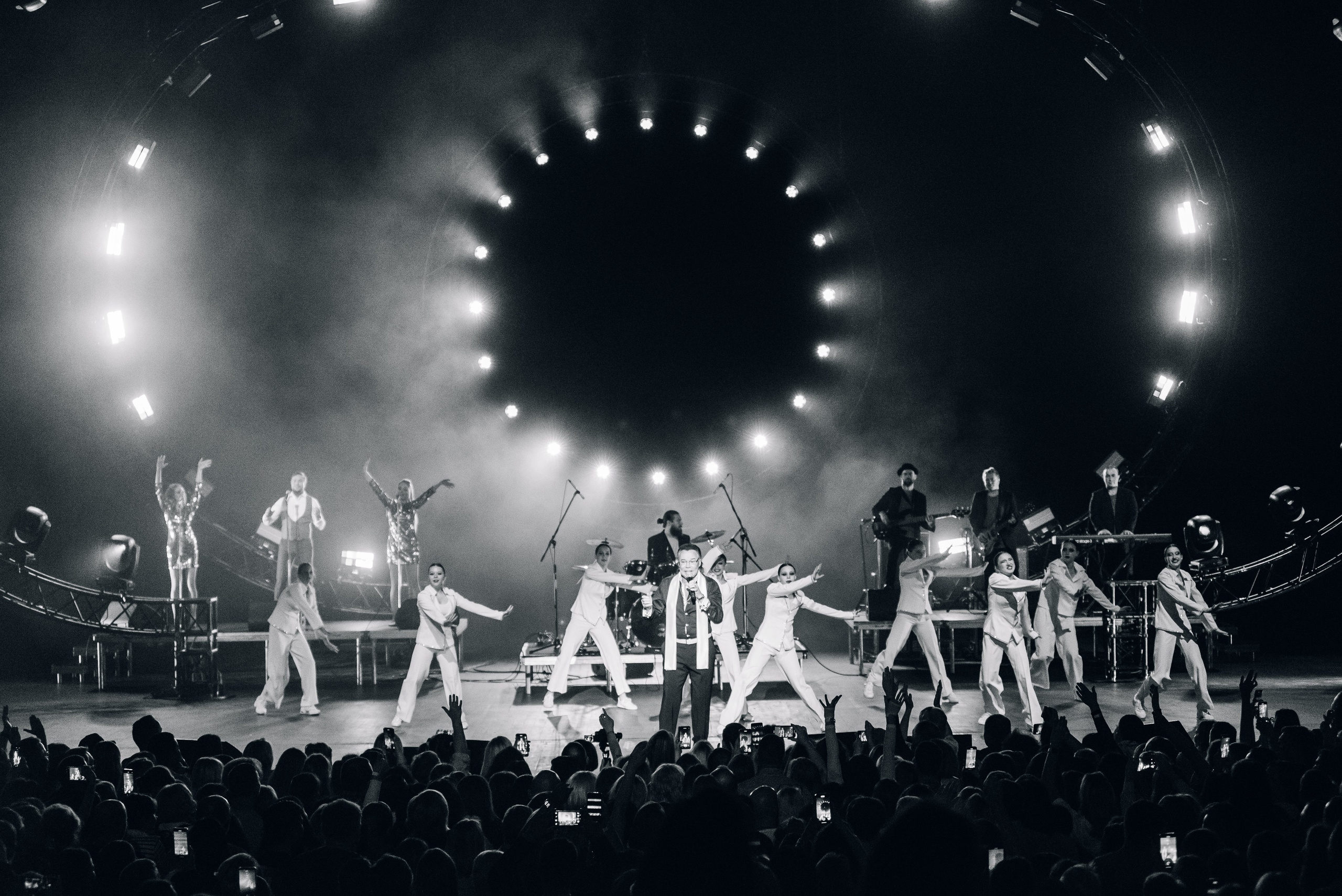 Дискотека 80-90-2000х — «Имена на все времена», Крокус Сити Холл. Бренд-фотограф для экспертов и блогеров в Москве Влада Горбовская