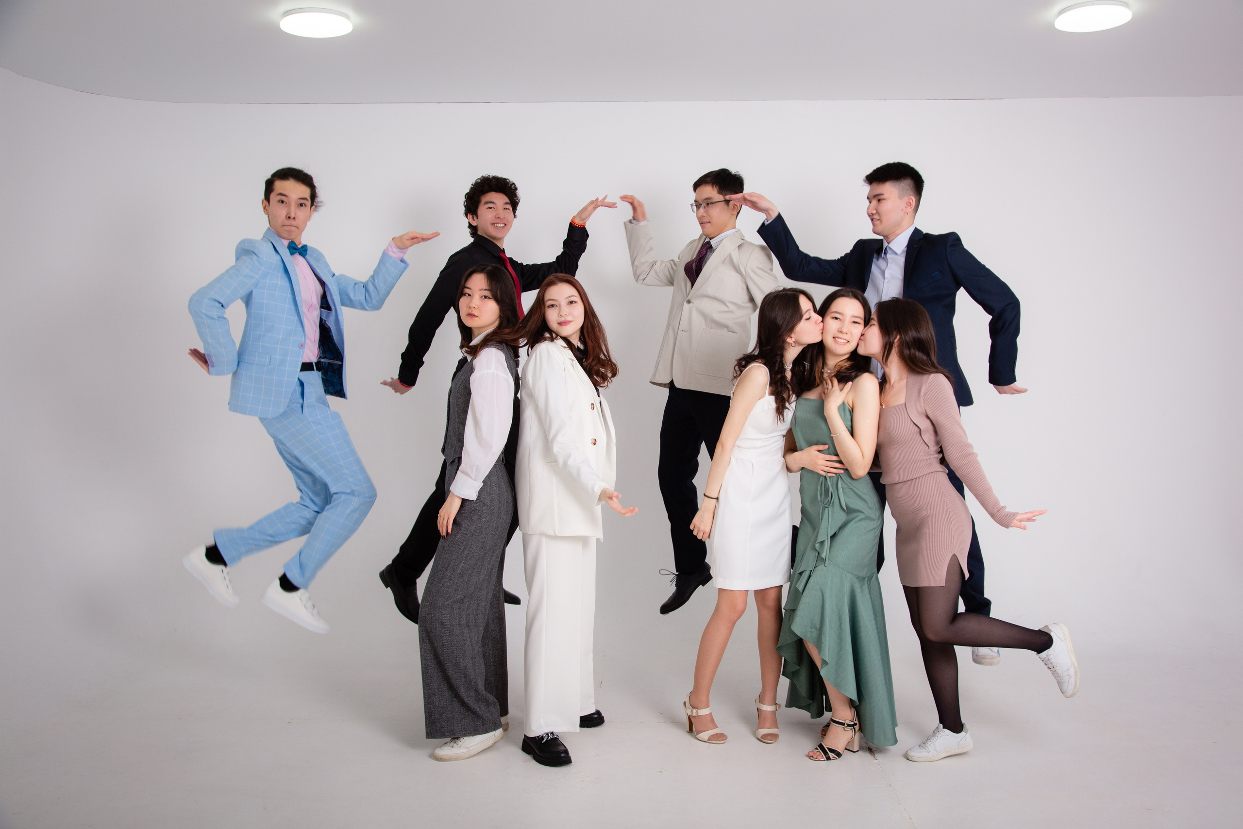 Фото работы. XPLACEMEDIA — Виньетки в Актобе. Выпускные альбомы в Актобе