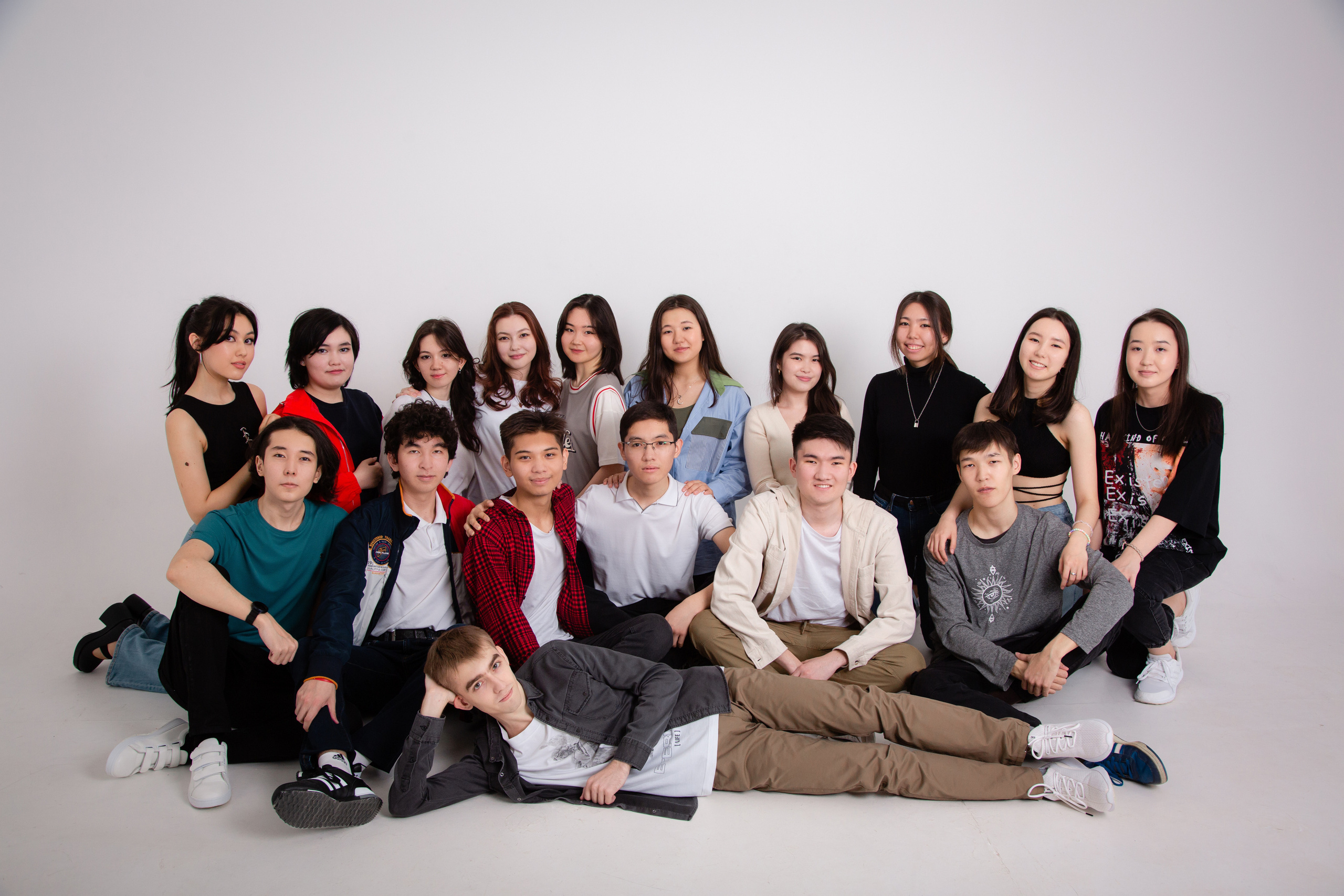 Фото работы. XPLACEMEDIA — Виньетки в Актобе. Выпускные альбомы в Актобе