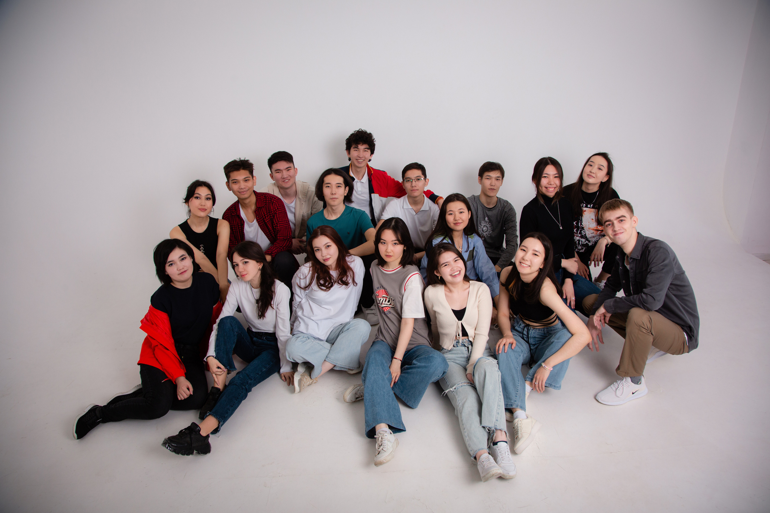 Фото работы. XPLACEMEDIA — Виньетки в Актобе. Выпускные альбомы в Актобе