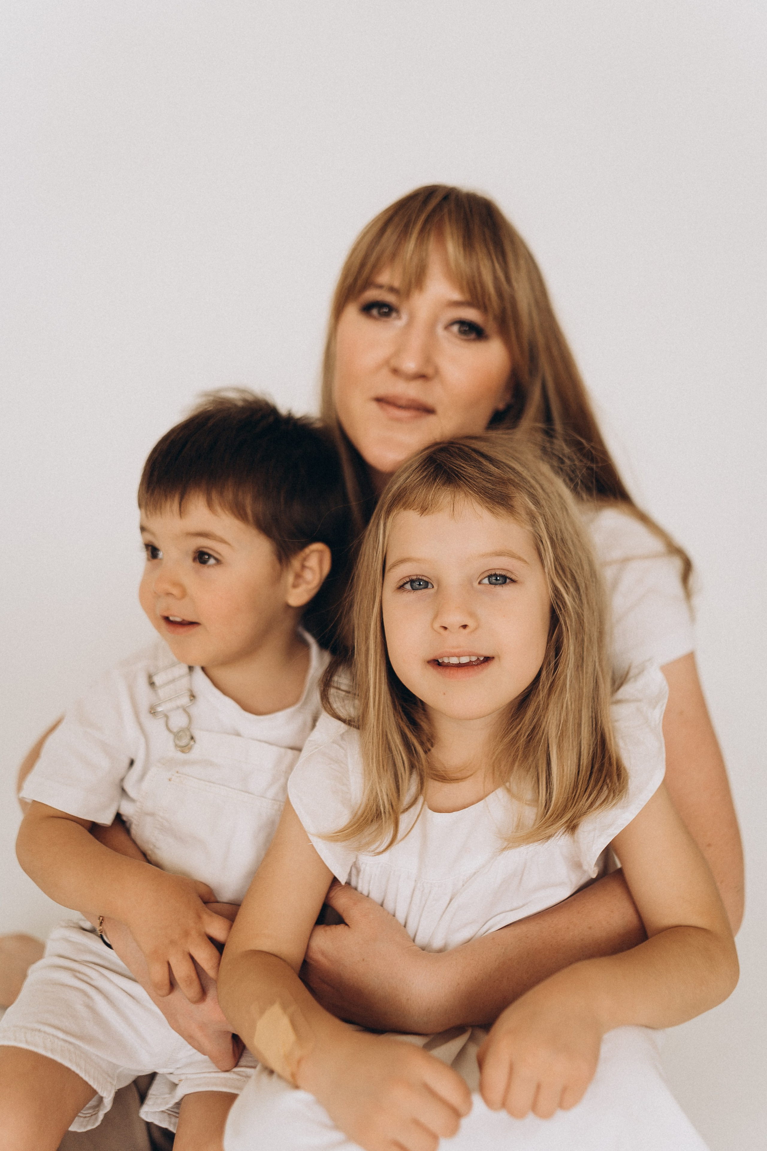 Лиам, Мила, Диана и родители. Семейный и домашний фотограф в Уфе Ирина Гарасюта