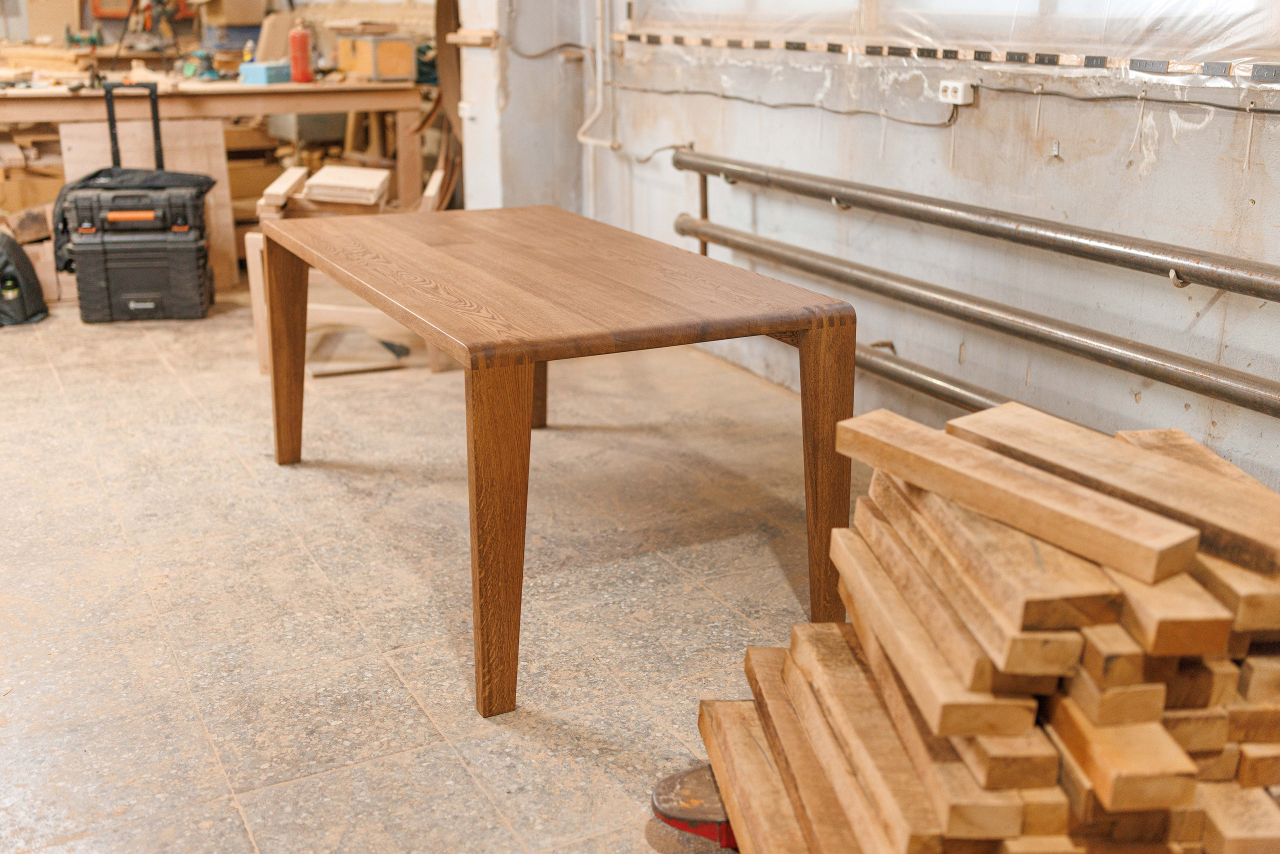 Артур и его стулья. Фотограф Балаев Михаил