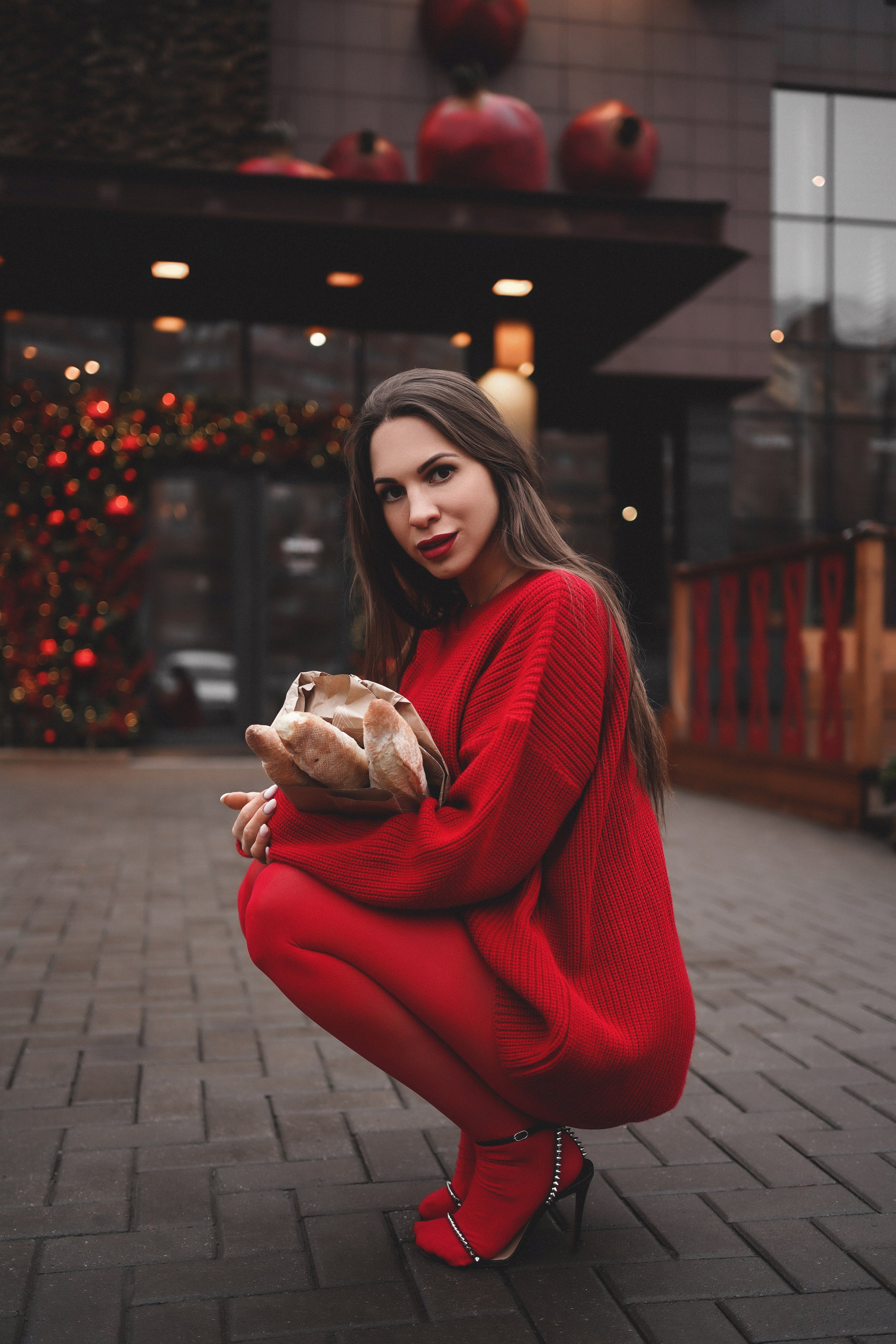 Пури пури. Фотосессия в Ростове-на-Дону. Дарья в ярком образе с батонами. Свадебный фотограф в Ростове-на-Дону. Таинство Крещения и Венчания, семейные фотосессии. Алёна Чёботова