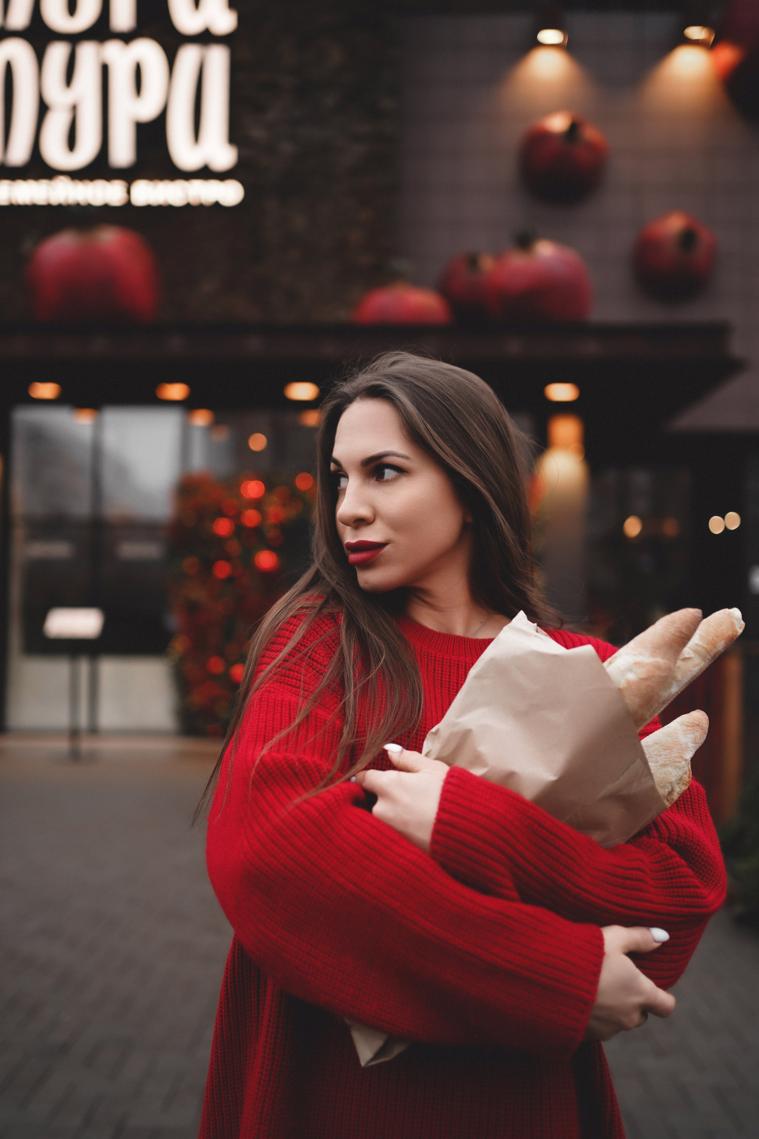 Пури пури. Фотосессия в Ростове-на-Дону. Дарья в ярком образе с батонами. Свадебный фотограф в Ростове-на-Дону. Таинство Крещения и Венчания, семейные фотосессии. Алёна Чёботова