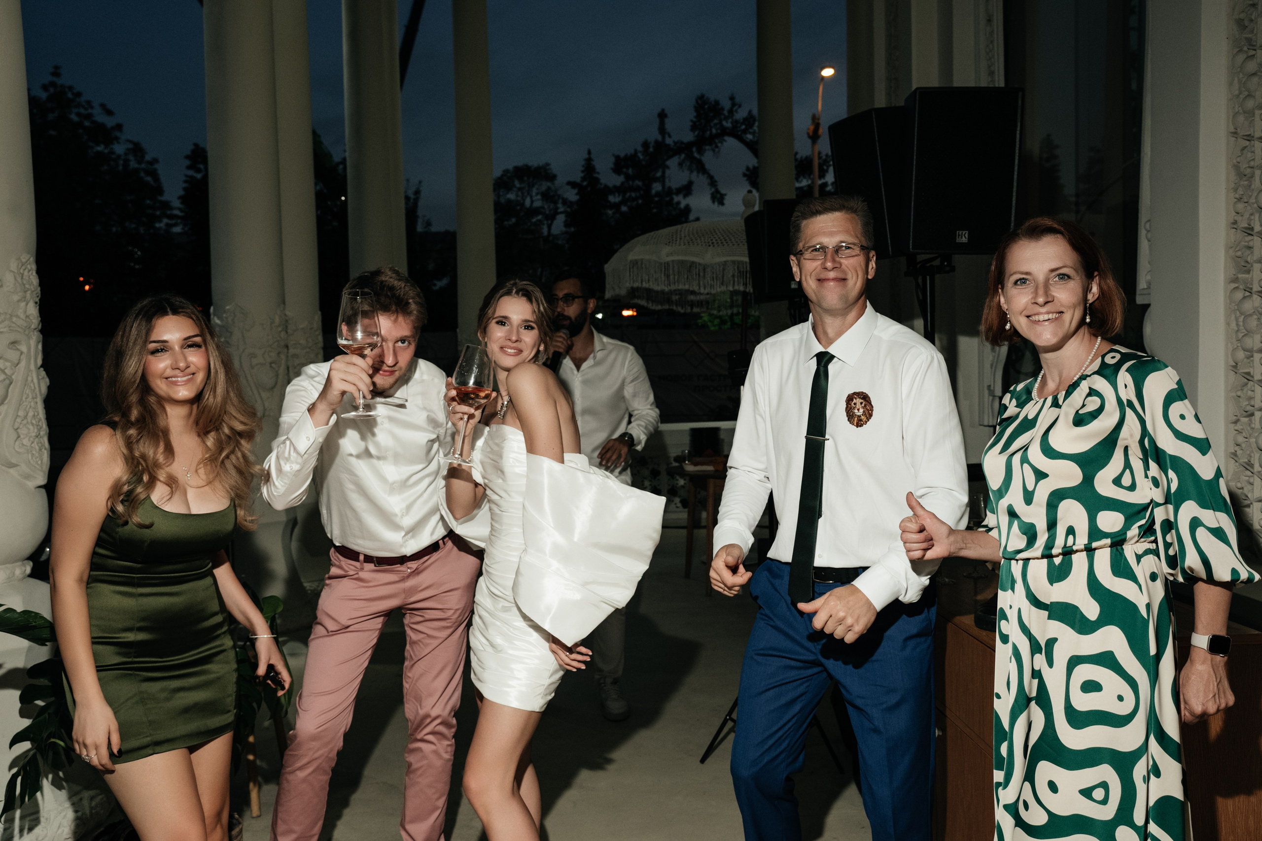 Ресторан Домик в саду, ВДНХ. Свадебный фотограф Москва Александра Аверкова