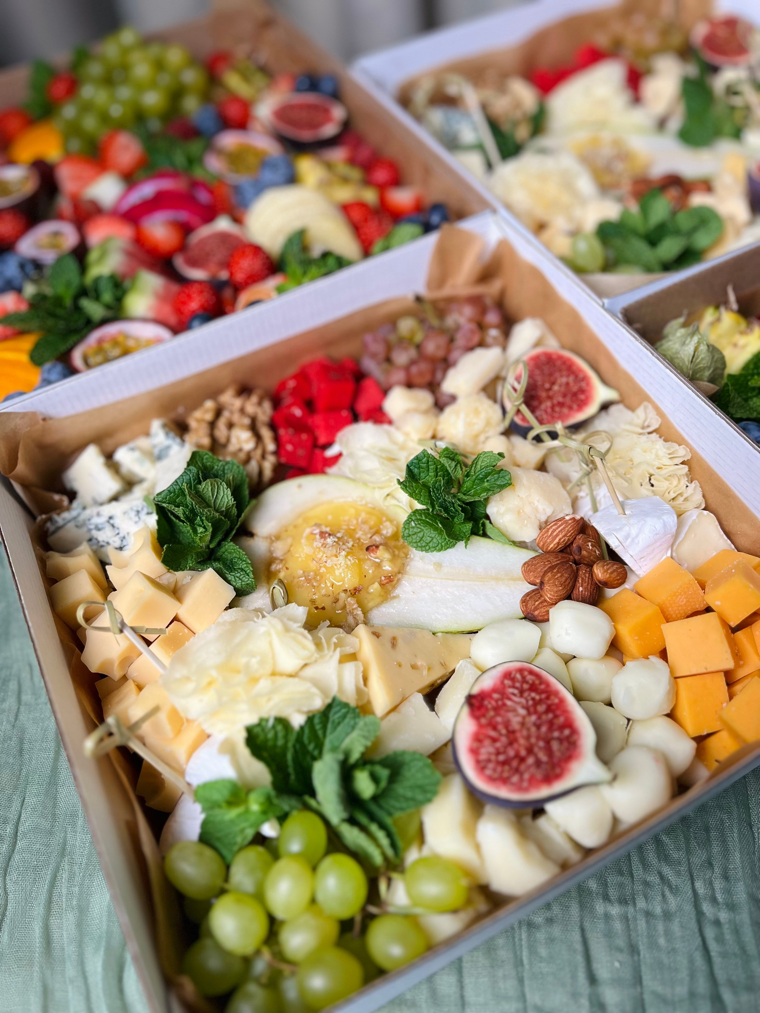 ГастроБоксы. Выездной кейтеринг, съедобные букеты, торты и сладости на заказ