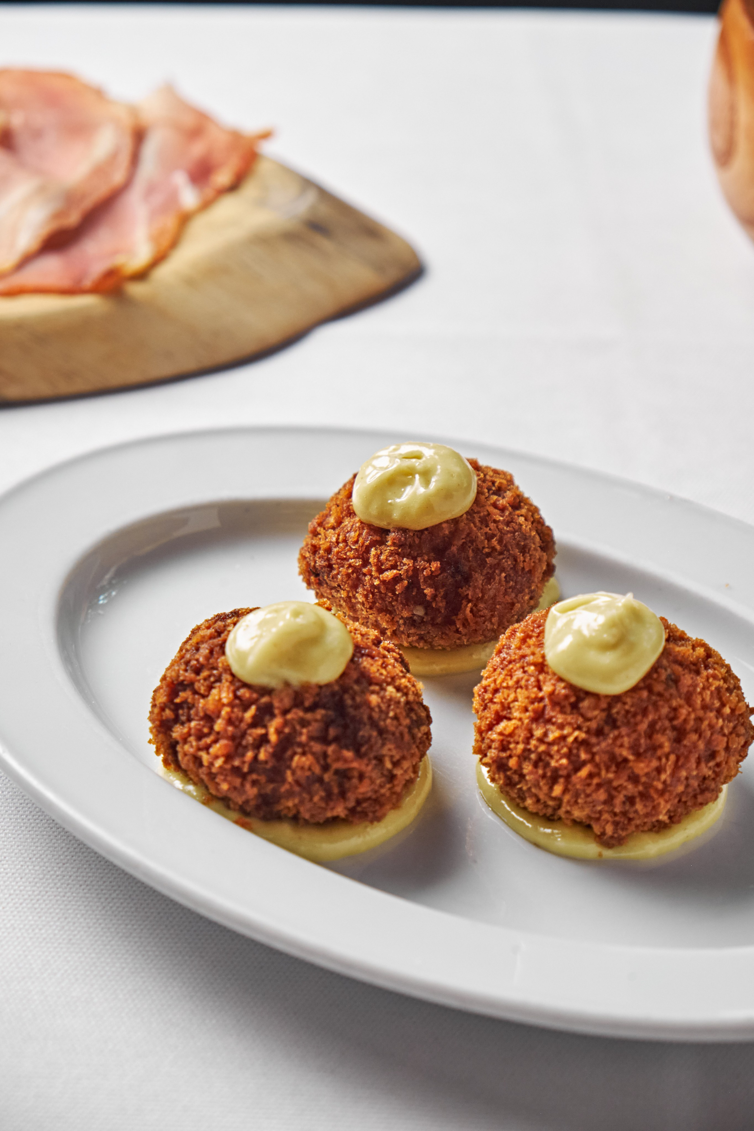 ORA MAKASHVILEBTAN. Commercial Photographer in Tbilisi: Food, Interior, Product