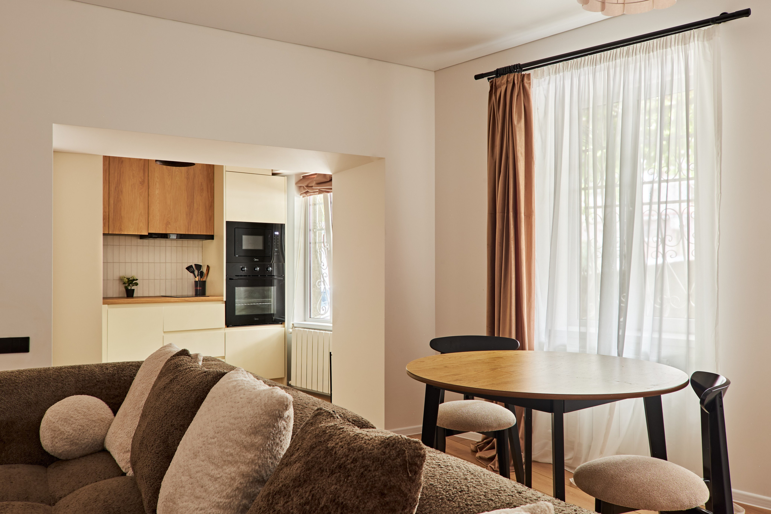 Airbnb Apartment Photography Tbilisi | Vitaliy Gorbachev