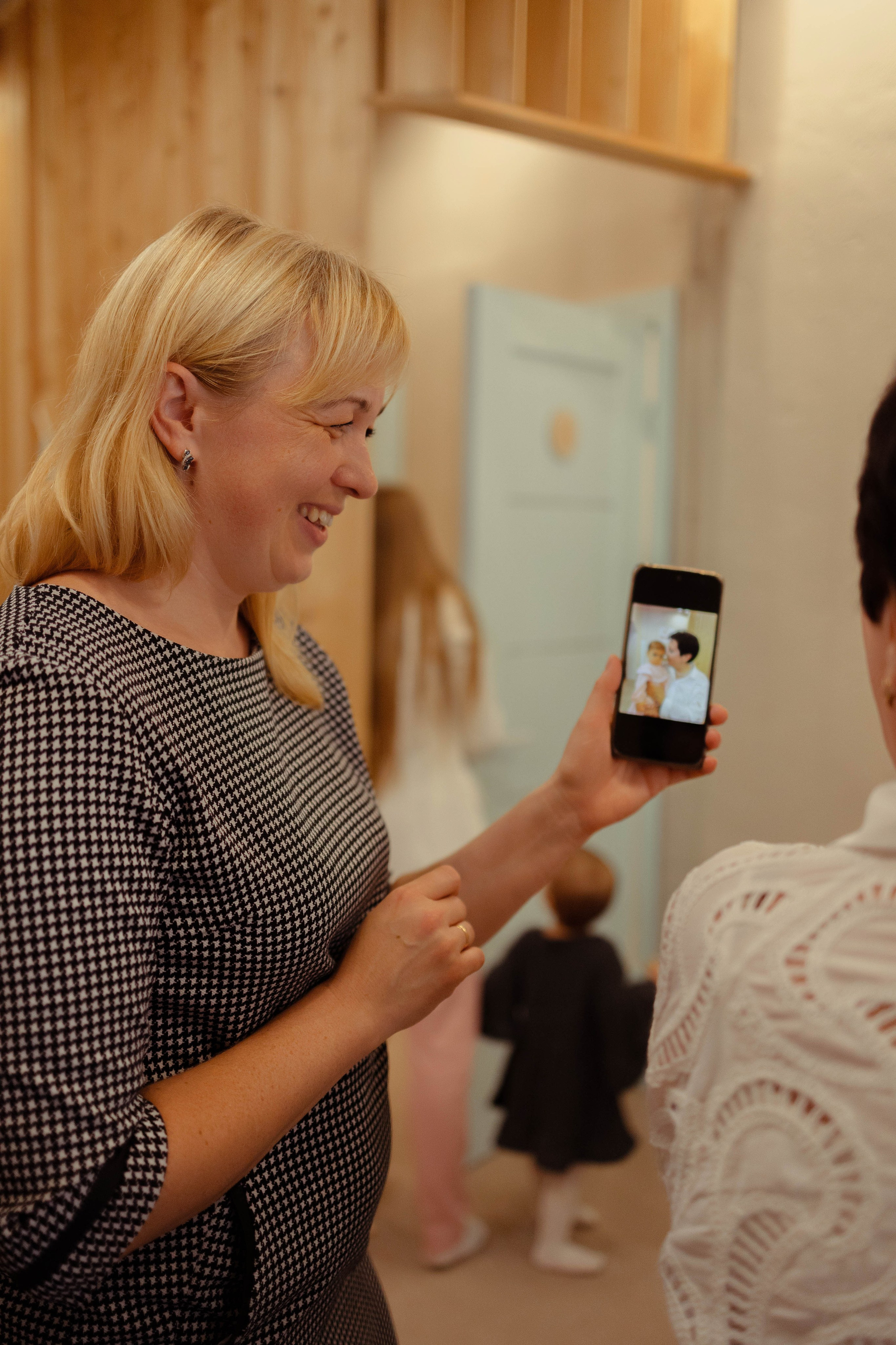 Еве 1 год в кофте «Бимби». Фотография о важном