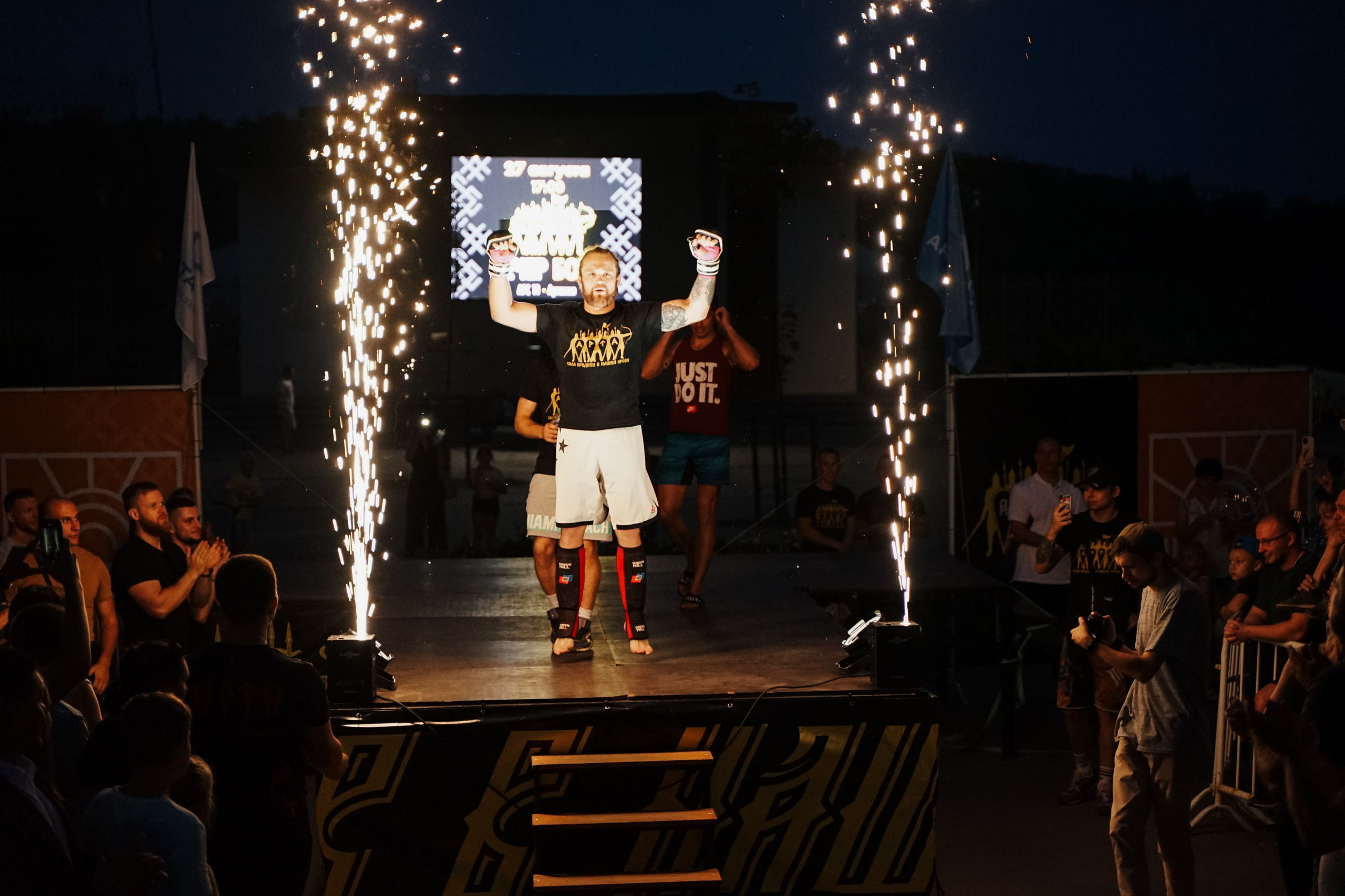 Вечер боев в ЦПКиО. Фотограф Надежда Погребняк | Рязань | Москва