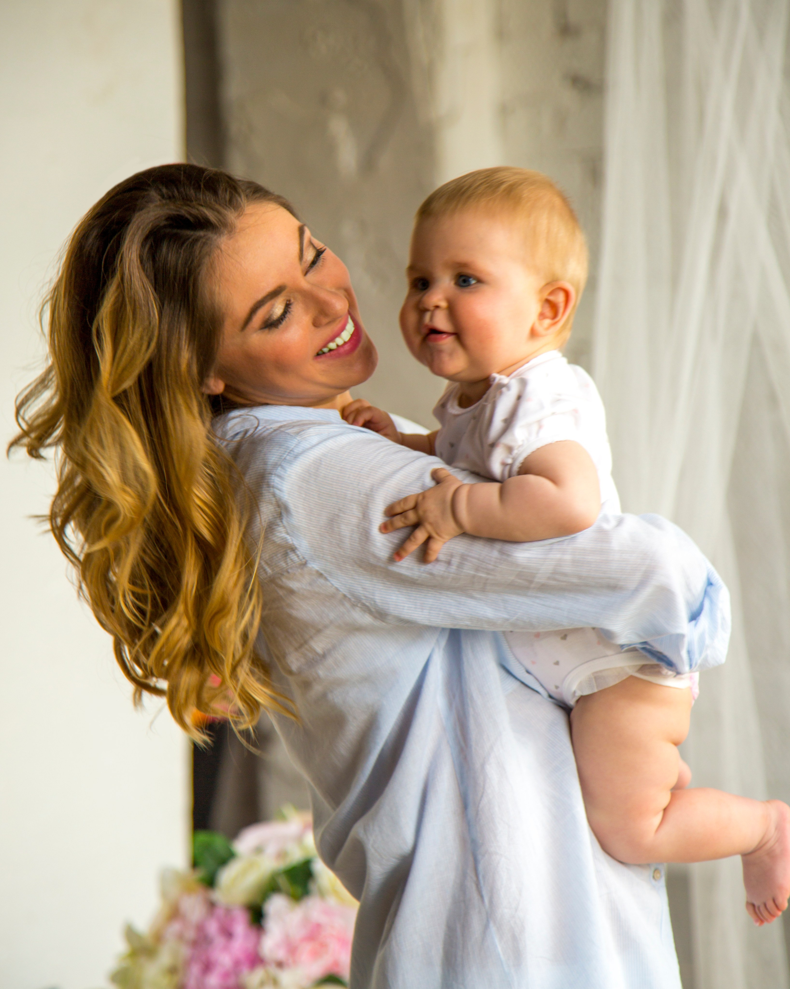 Семейные съёмки. Фотосессия в студии в Москве от профессионального фотографа услуги по доступным ценам