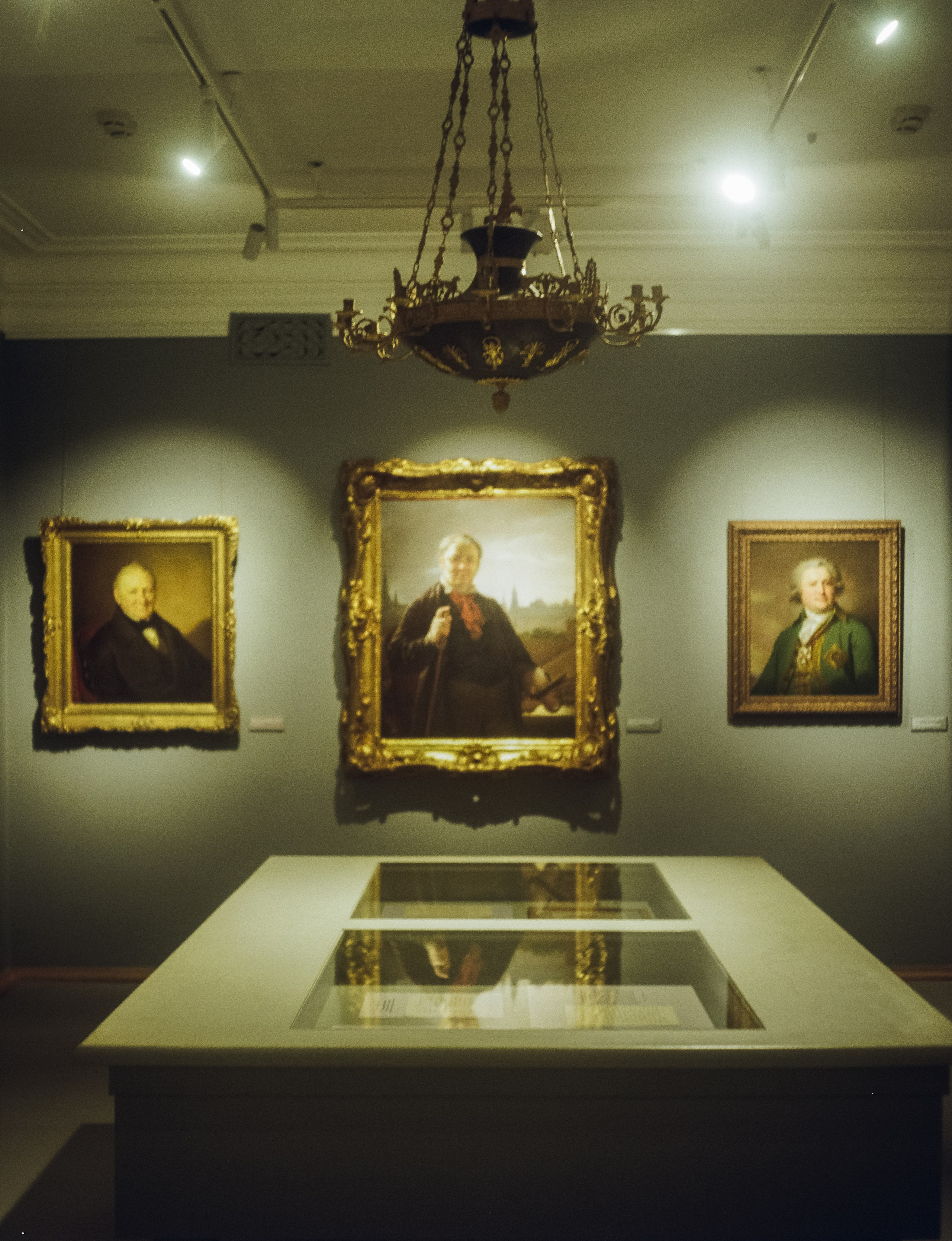 Ул. Большая Полянка и Музей Тропинина / Kodak Gold 200 / Konishiroku Pearl II