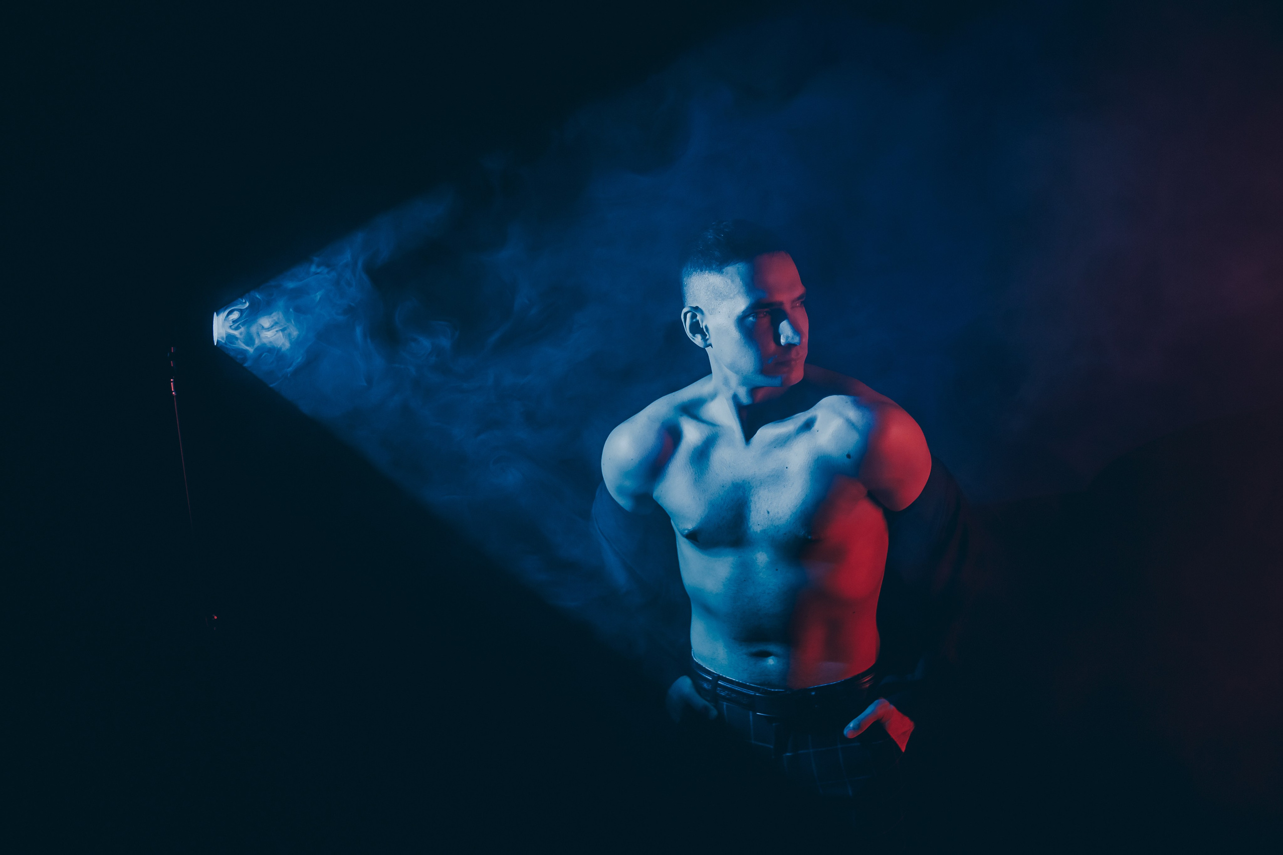 Евгений. Съёмка с лазером. Фотограф Регина Крикунова г. Красноярск