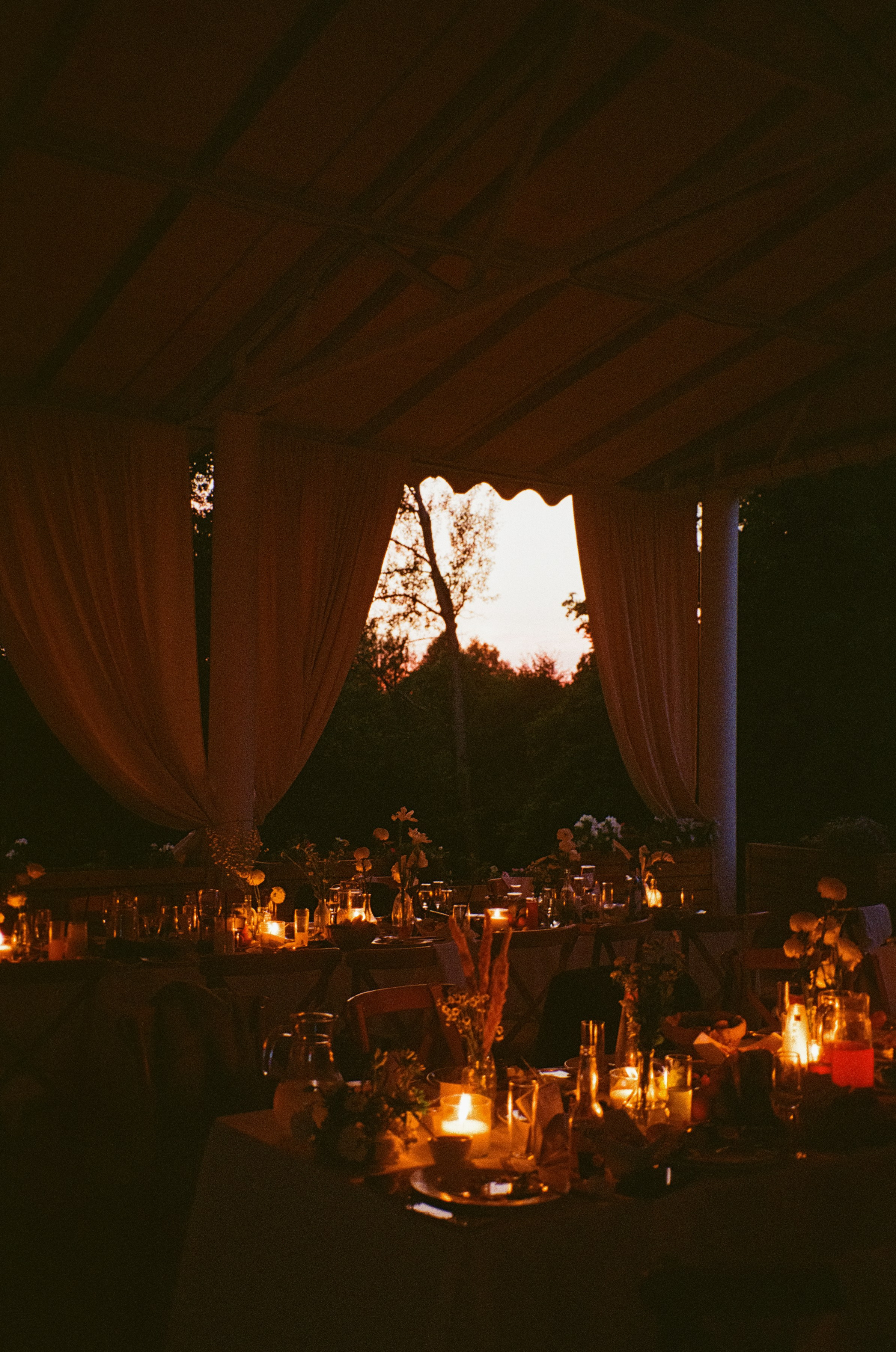 Алиса и Слава, роспись в Москве и вечеринка на природе, подальше от города. Фотограф в Москве Екатерина Черненко