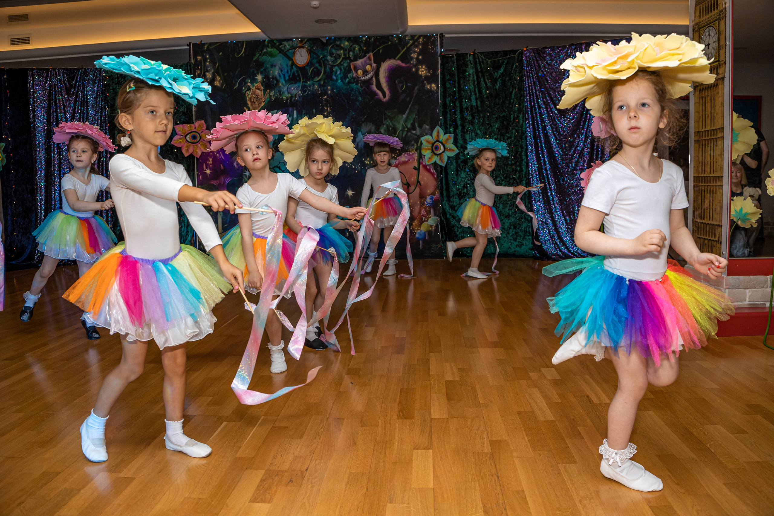 Фотосъемка детского выступления «Алиса в стране чудес». Ирина Носова - семейный и детский фотограф