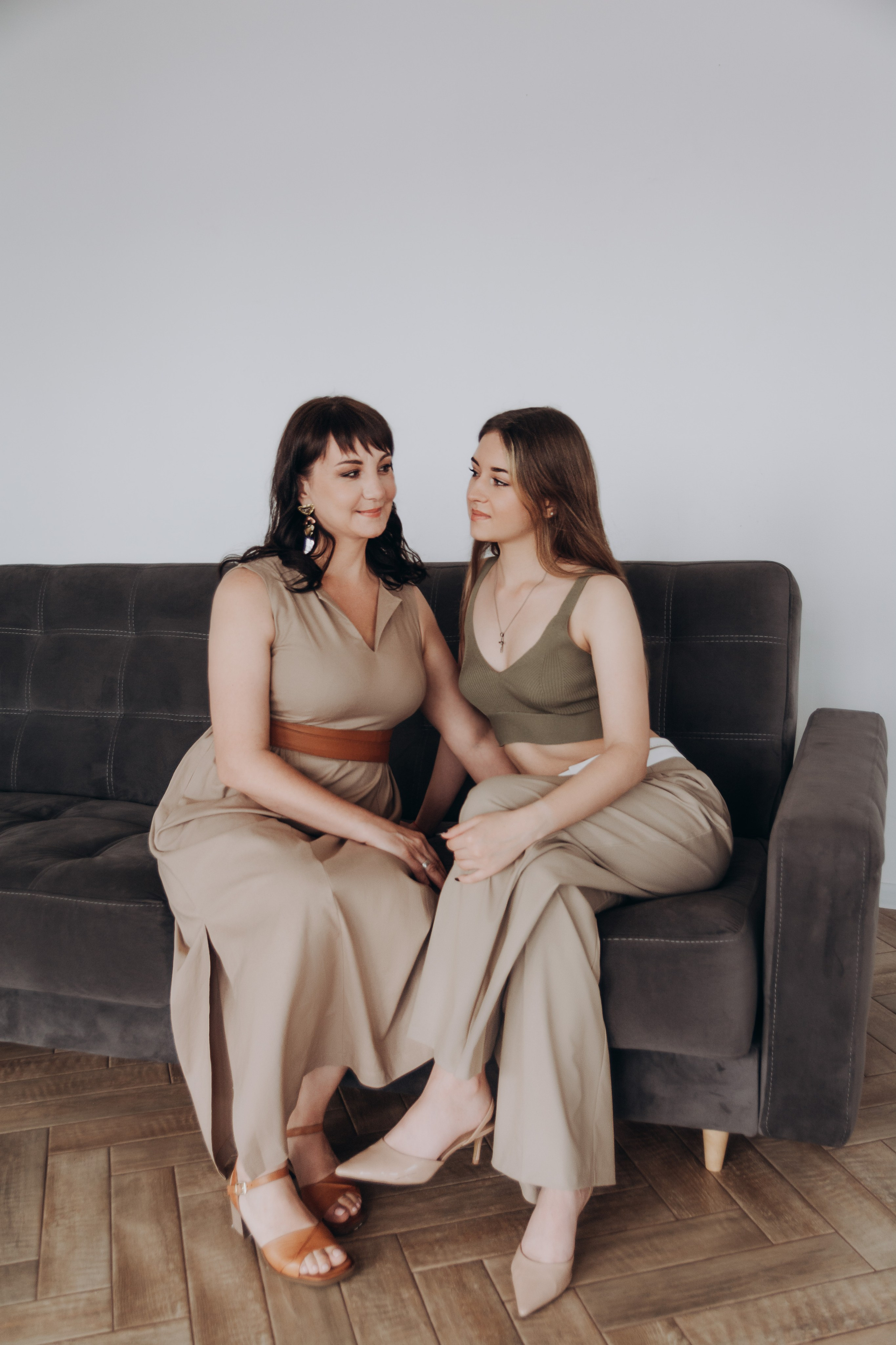 Фотосессия мама и взрослая дочь. Семейный и детский фотограф Кущ Наташа