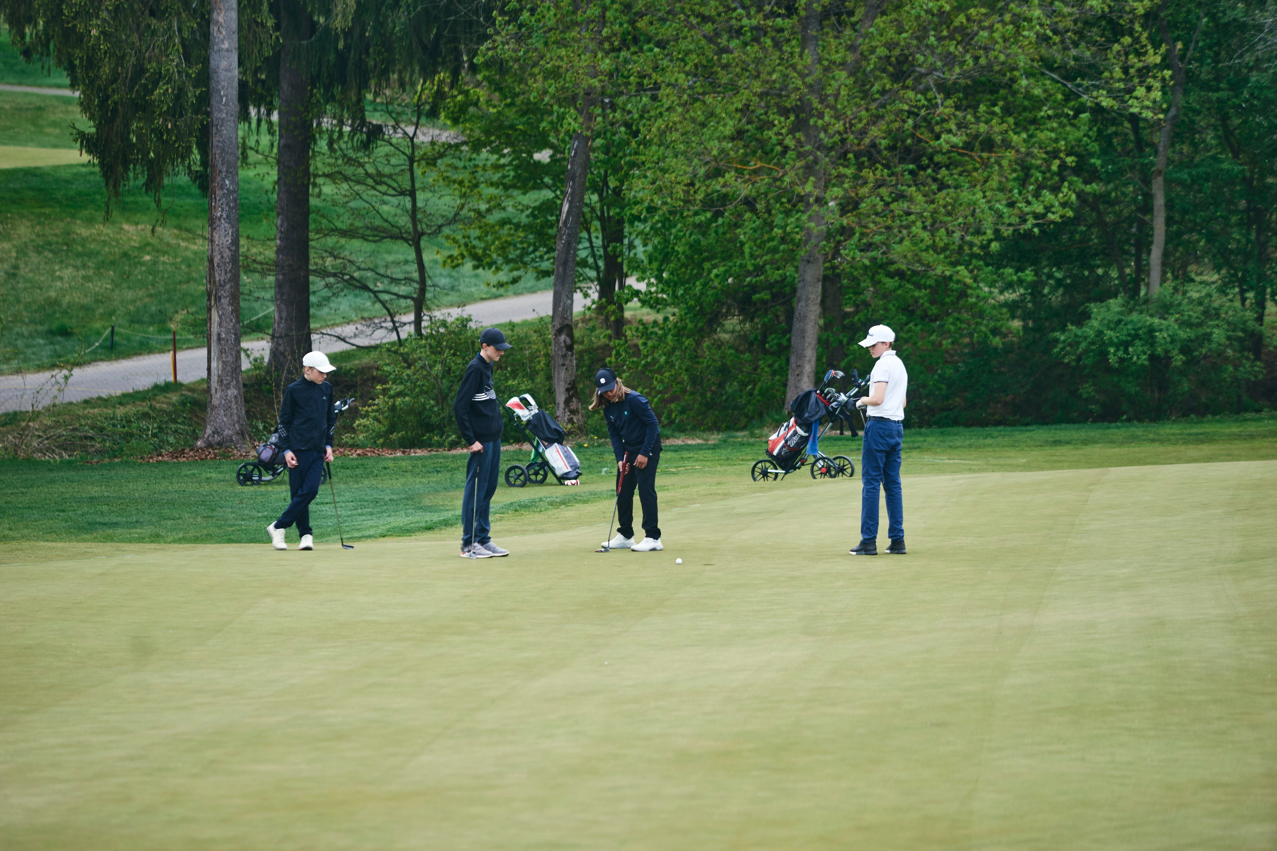 Forest Hills Junior. Академия гольфа NSU в Москве. Тренировки по гольфу для детей и взрослых, тренировки для новичков