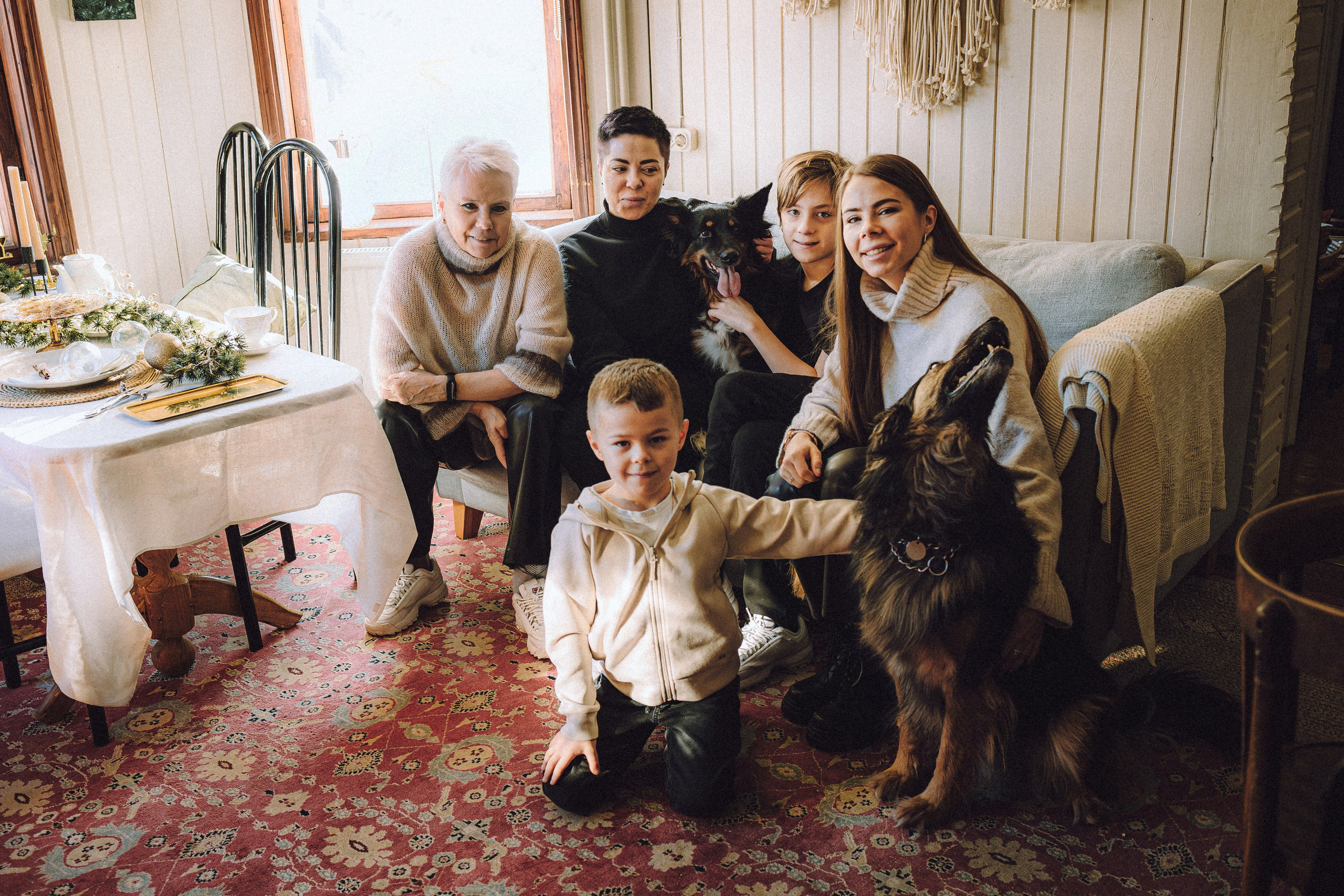 Плюш, Айса и их семья