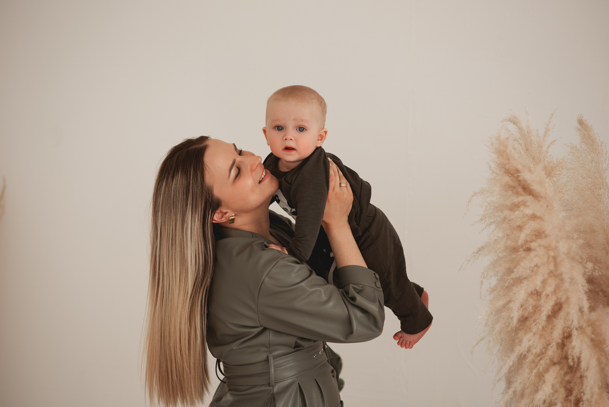 Семейная фотосессия Полина Игорь Богдан. Семейный фотограф в Южно-Сахалинске Анастасия Лимарева