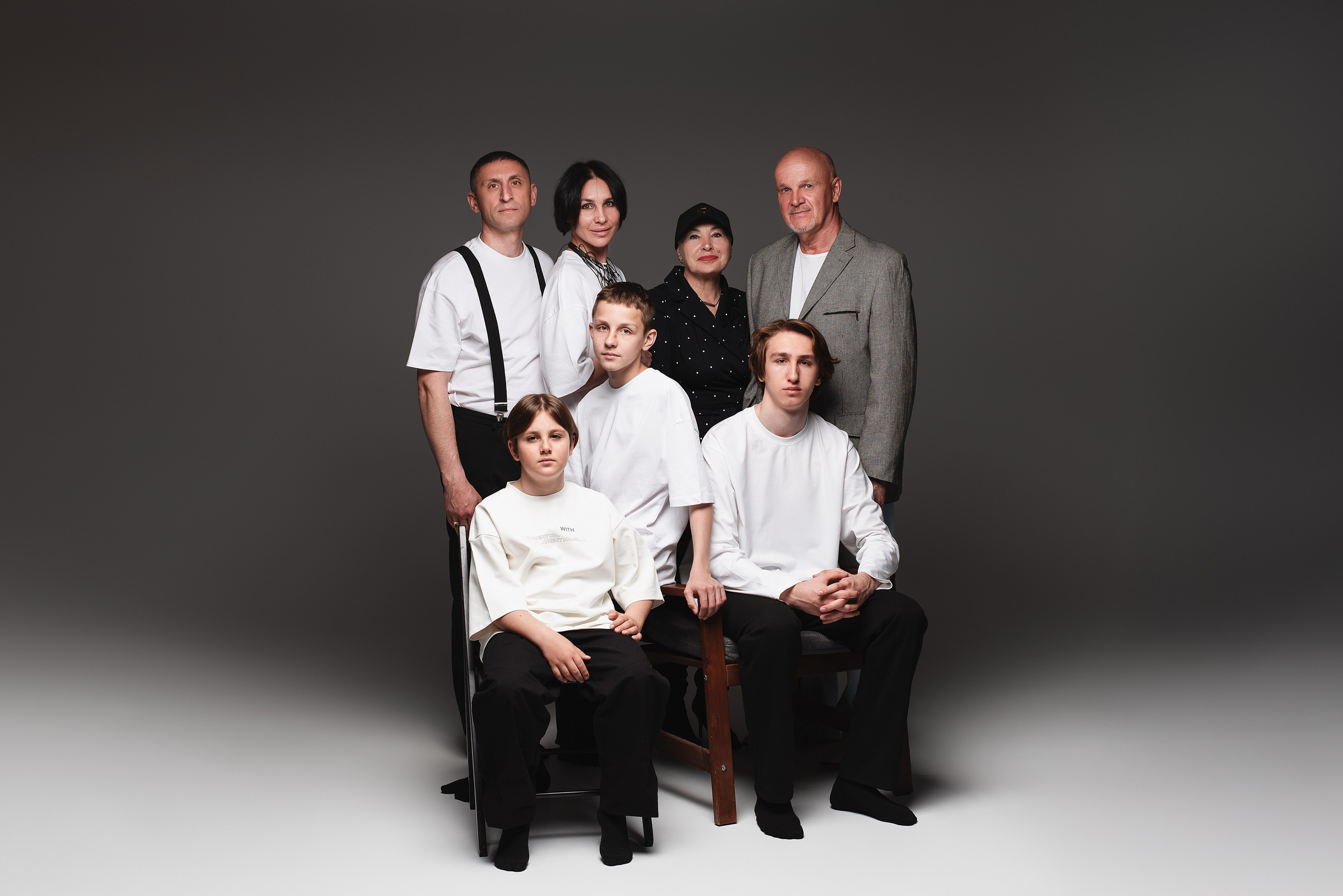 Семейная фотосессия на циклораме. Семейный фотограф в Южно-Сахалинске Анастасия Лимарева