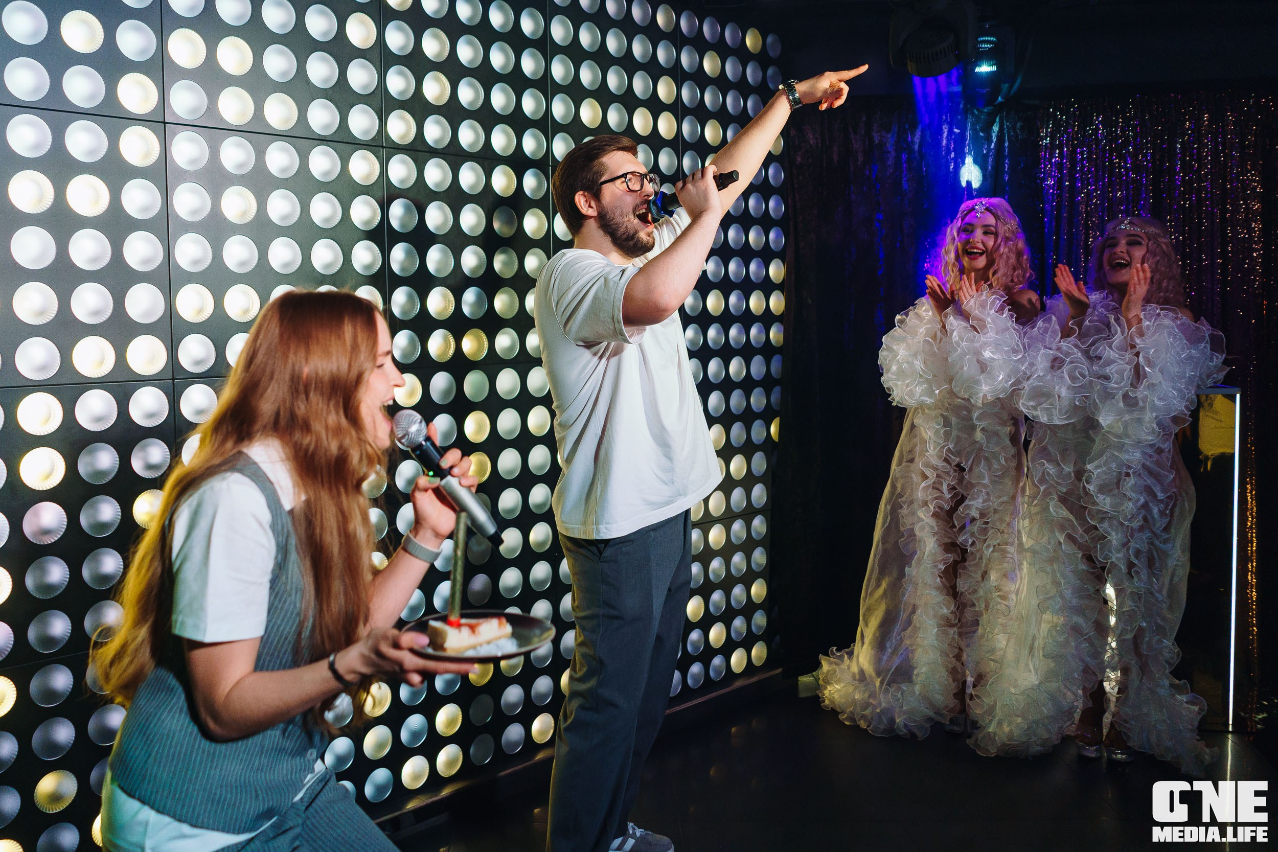Фоторепортаж из караоке-клуба Эйфория. One Media Life: фоторепортажи, фотоотчеты с мероприятий и заведений