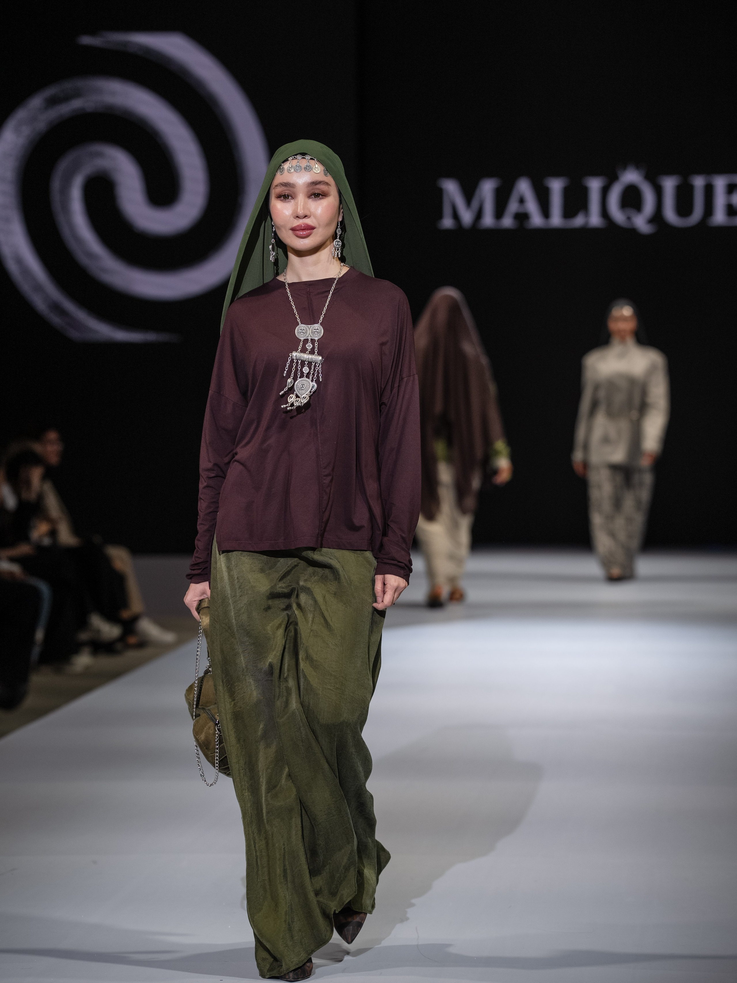 EURASIAN FASHION WEEK Malique. Сайт Алматинского НЮ АРТ, будуар и фэшн фотографа Дениса Карпенко