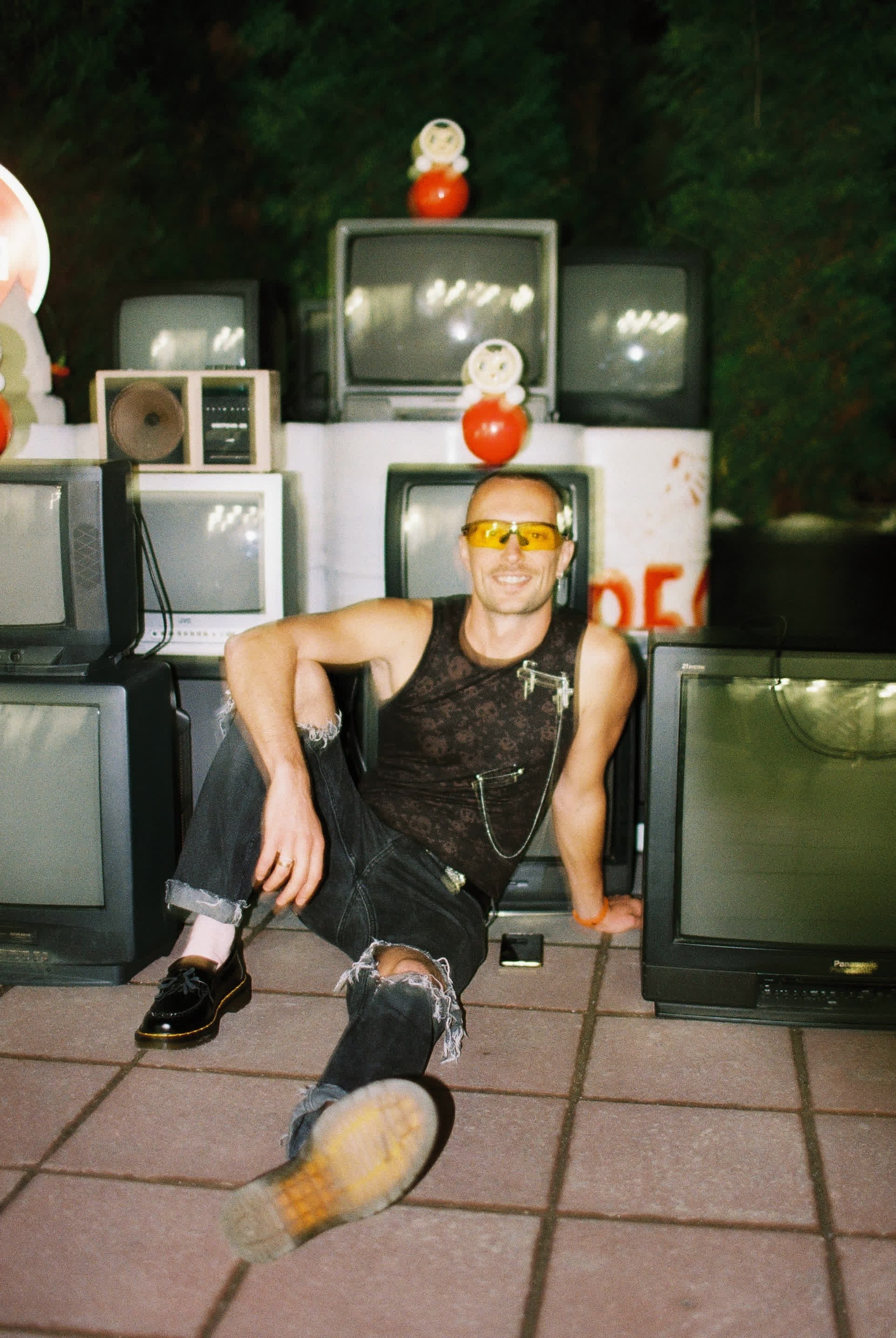 Ведущий Никита Шляндин