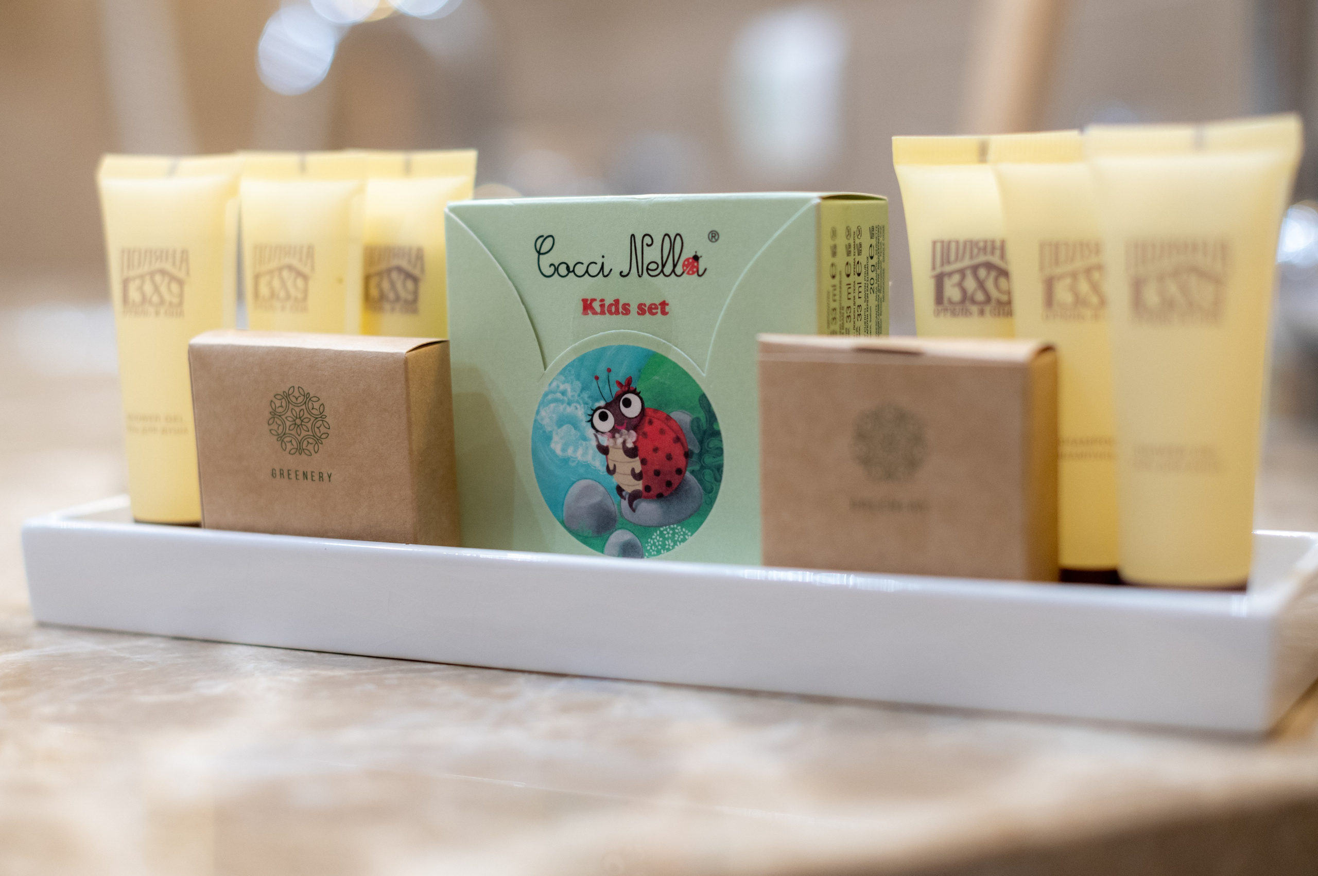 Номер полулюкс в отеле 1389 Газпром Поляна с детскими принадлежностями. Репортажный фотограф в Красной Поляне и Сочи Павлюченко Екатерина