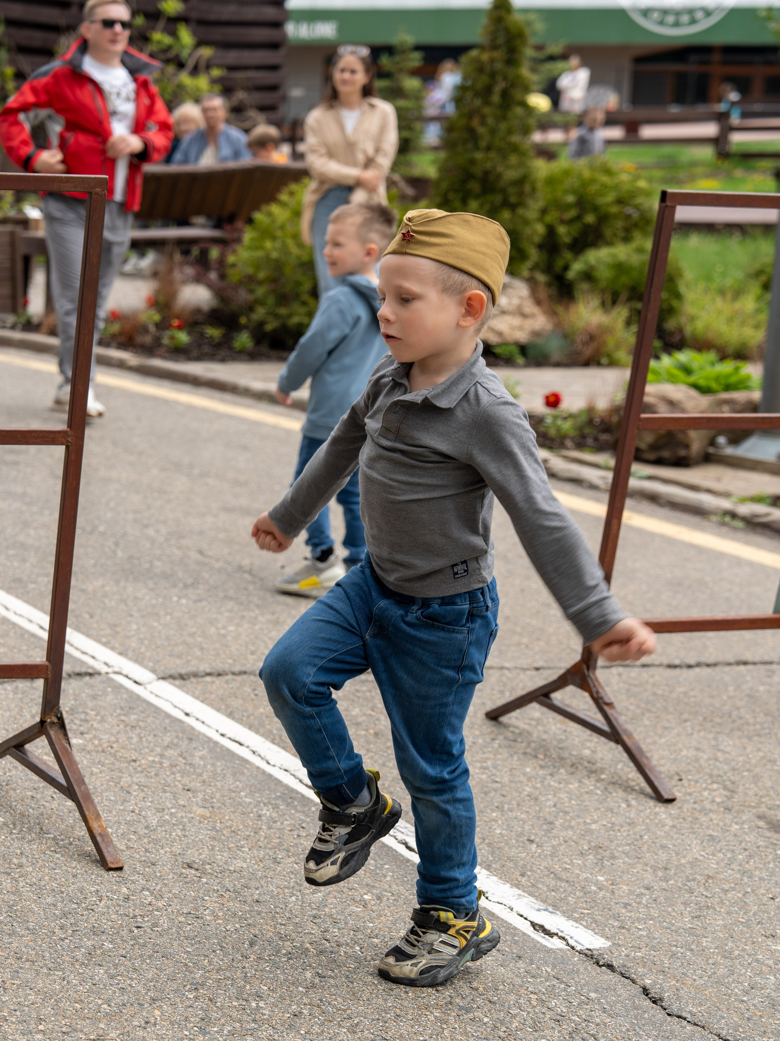 Шествие бессмертного полка 9 мая 2024 Rosa Springs. Репортажный фотограф в Красной Поляне и Сочи Павлюченко Екатерина