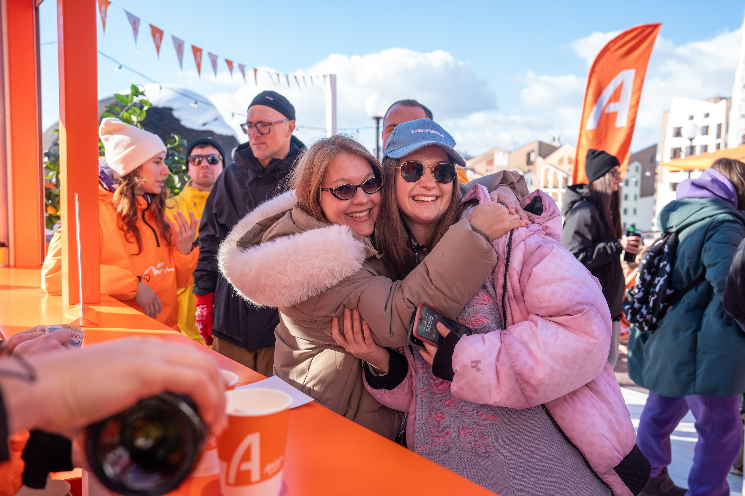 Фотоотчет партнерской интеграции Aperol Spritz на Роза Фест 2025. Репортажный фотограф в Красной Поляне и Сочи Павлюченко Екатерина
