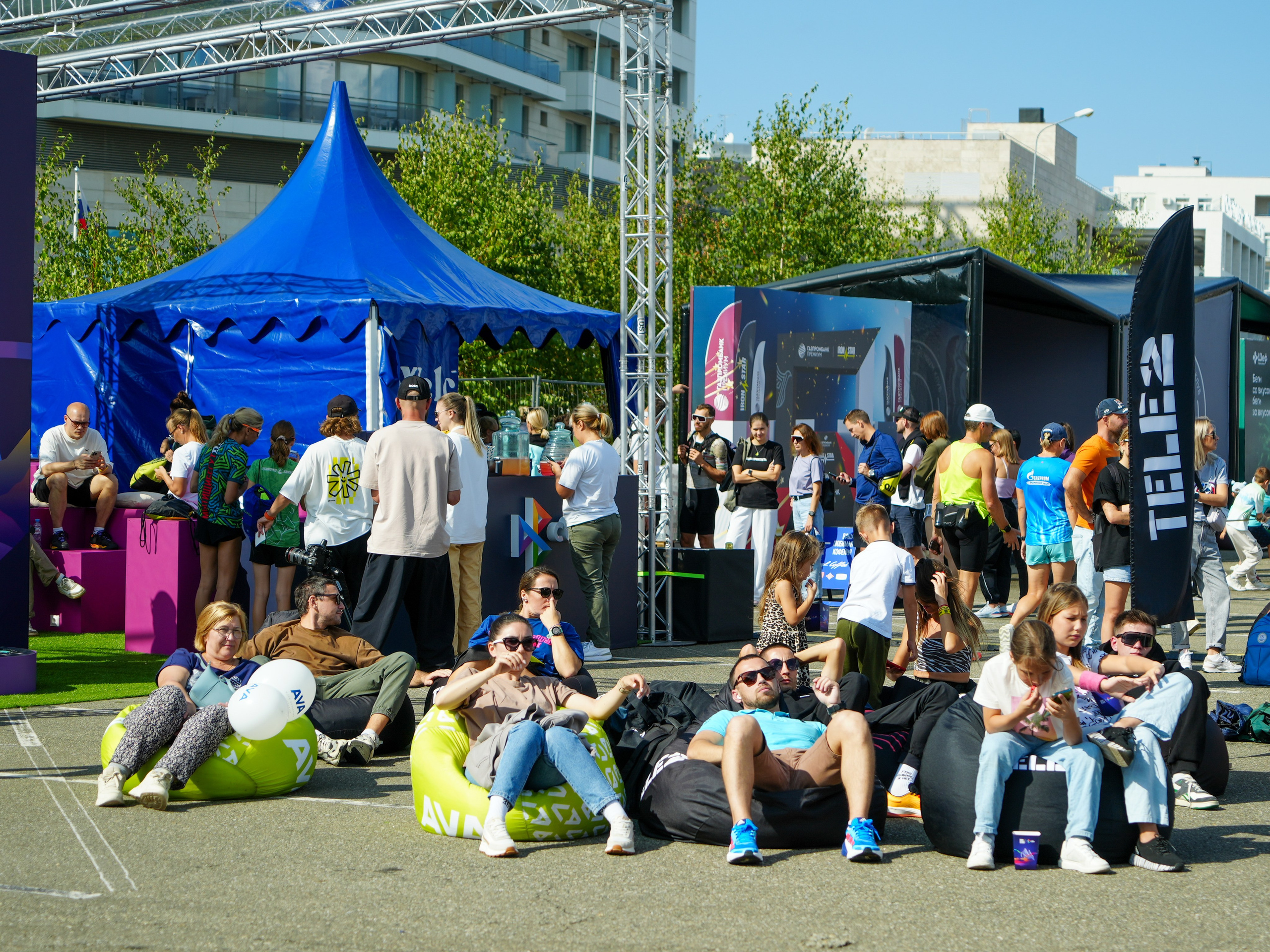 Фотоотчет партнерской интеграции для компании TELE2 на фестивале Ironstar. Репортажный фотограф в Красной Поляне и Сочи Павлюченко Екатерина