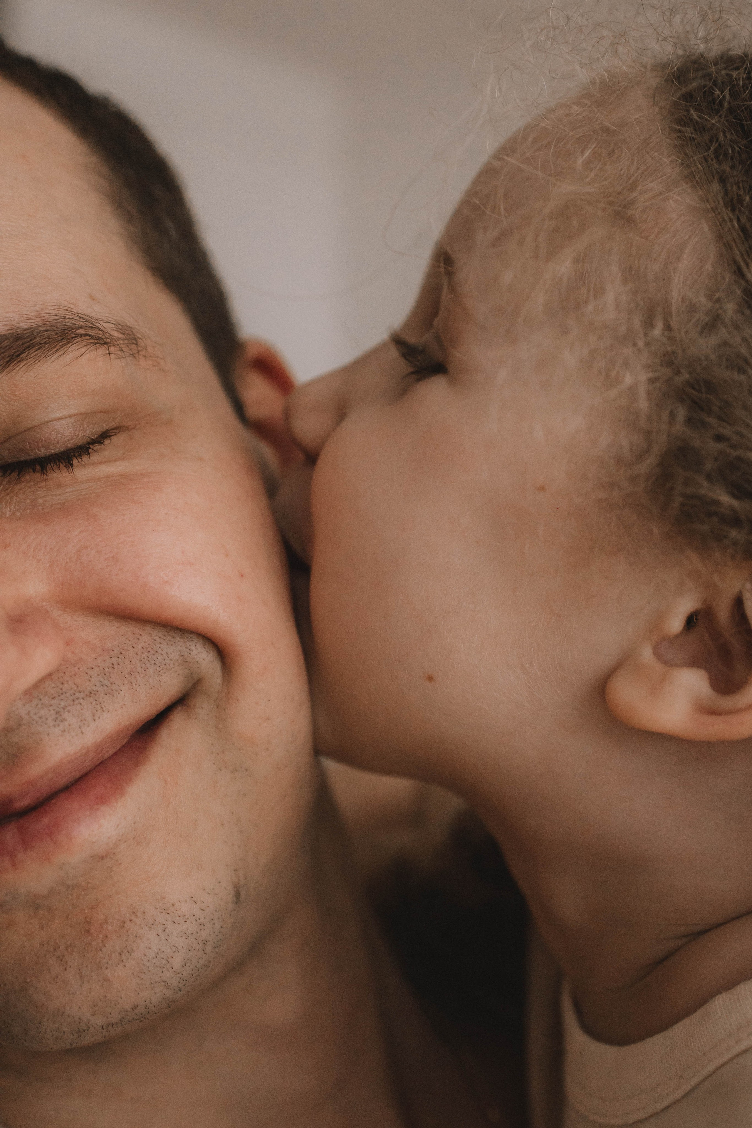 Озорные приключения кудряшки с родителями. Семейный фотограф в Москве, Щелково, Фрязино _ Виктория Степанова