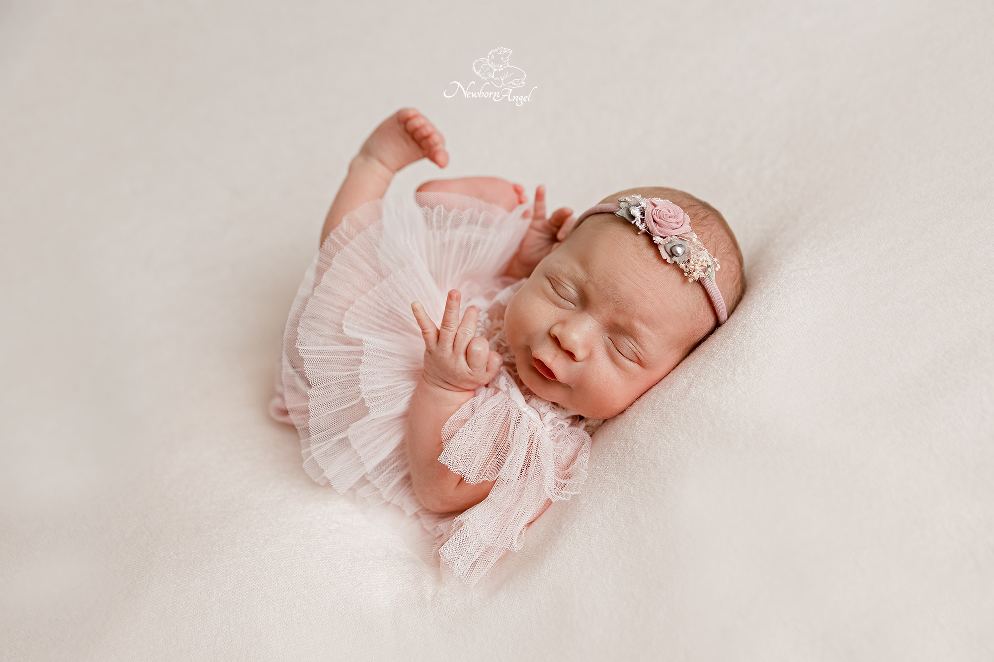 Фотосессия новорожденных. Фотосессия новорожденного в Москве Newborn Angel
