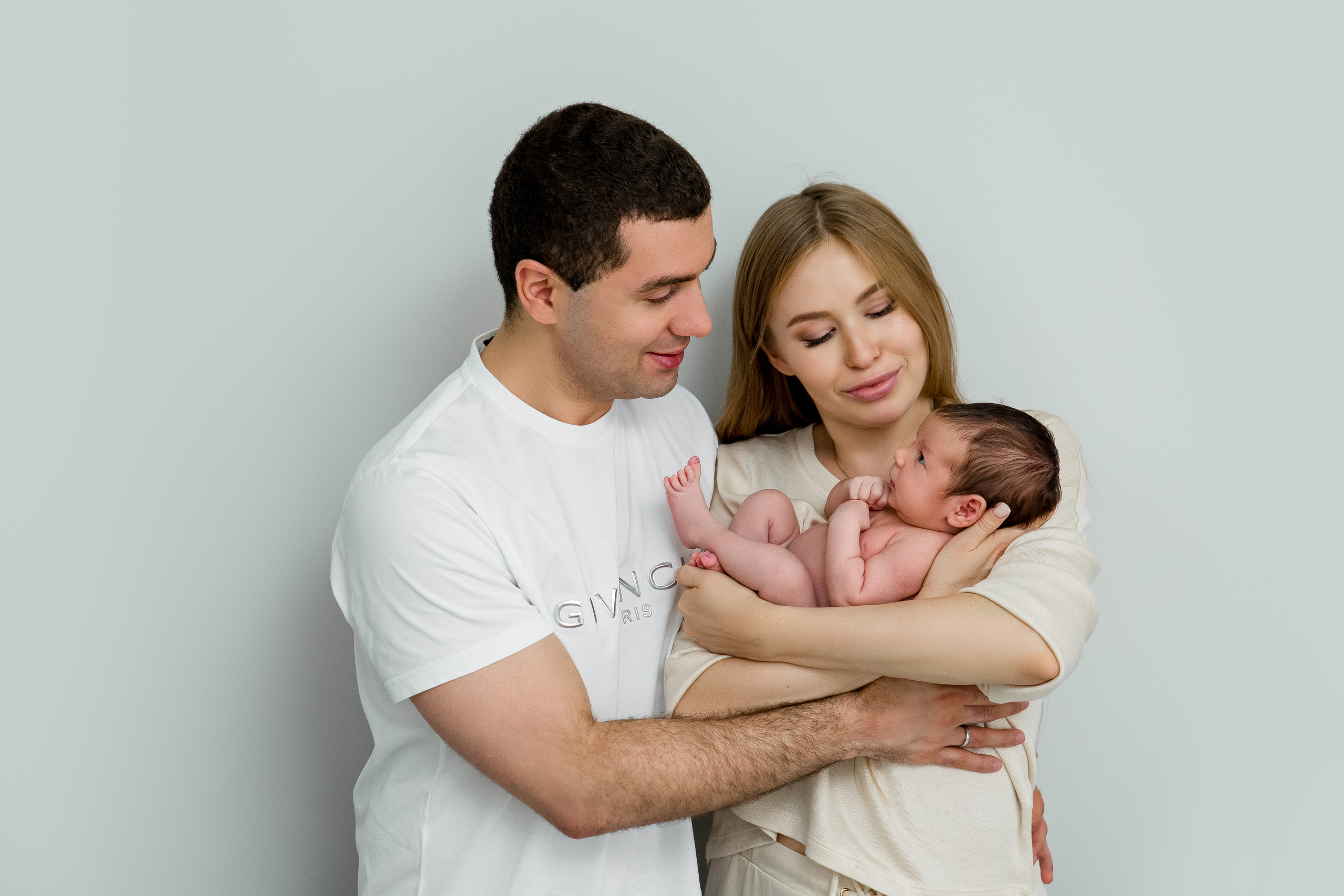 Фотографии с родителями. Фотосессия новорожденного в Москве Newborn Angel