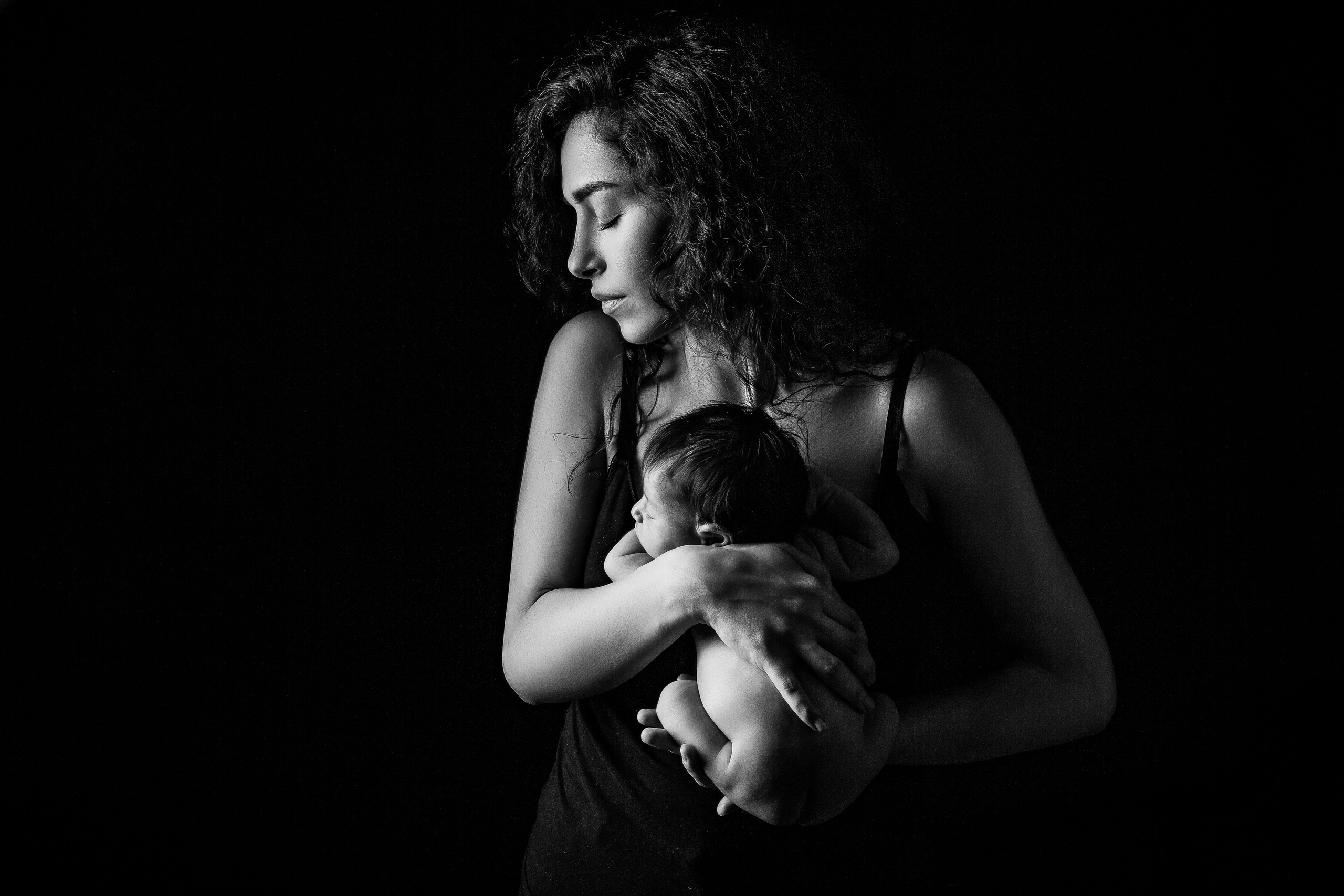 Фотосессия новорожденного с родителями 