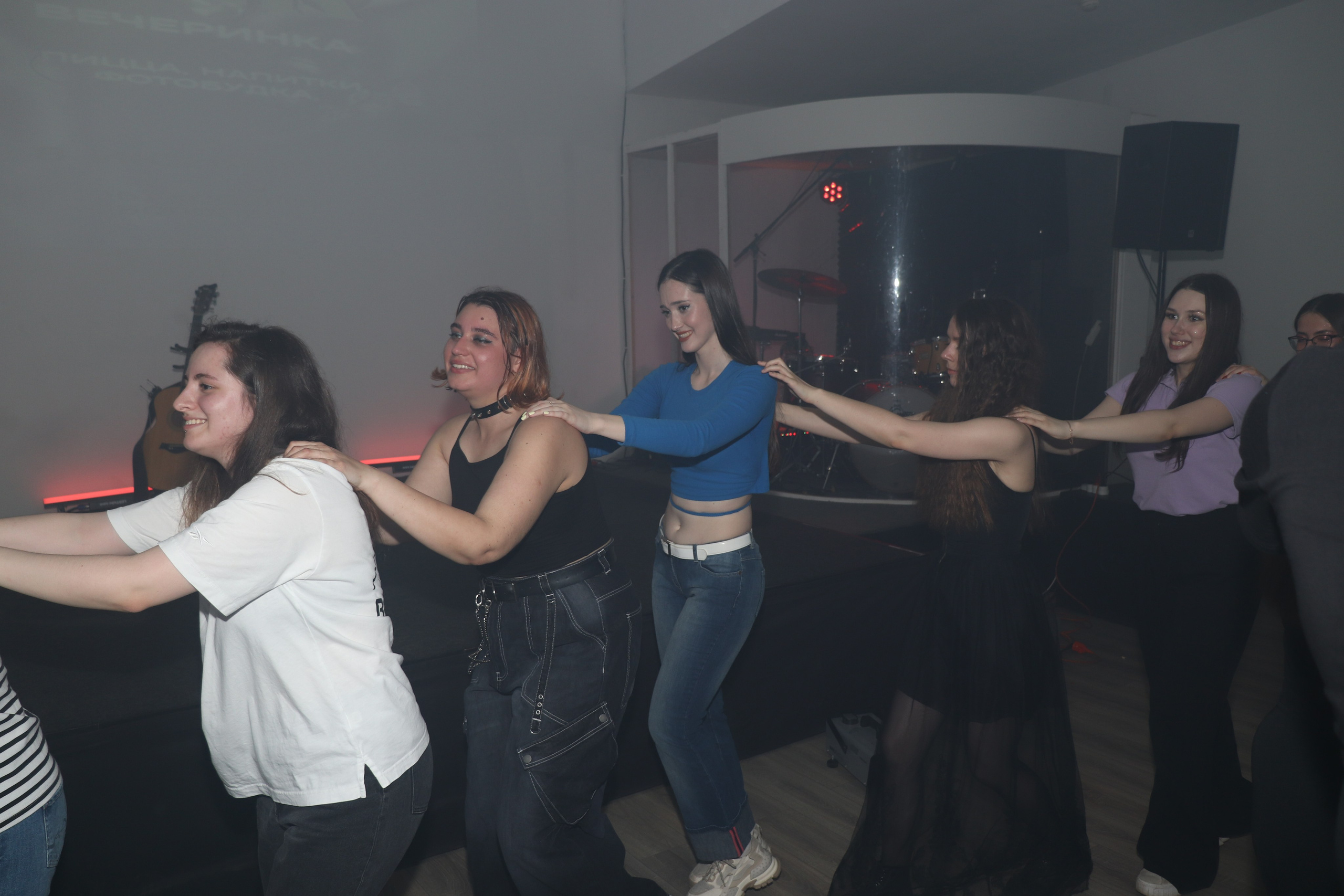 Дискотека 90х молодёжного «клуба 52». Ивентный фотограф в Санкт-Петербурге Олег Комков
