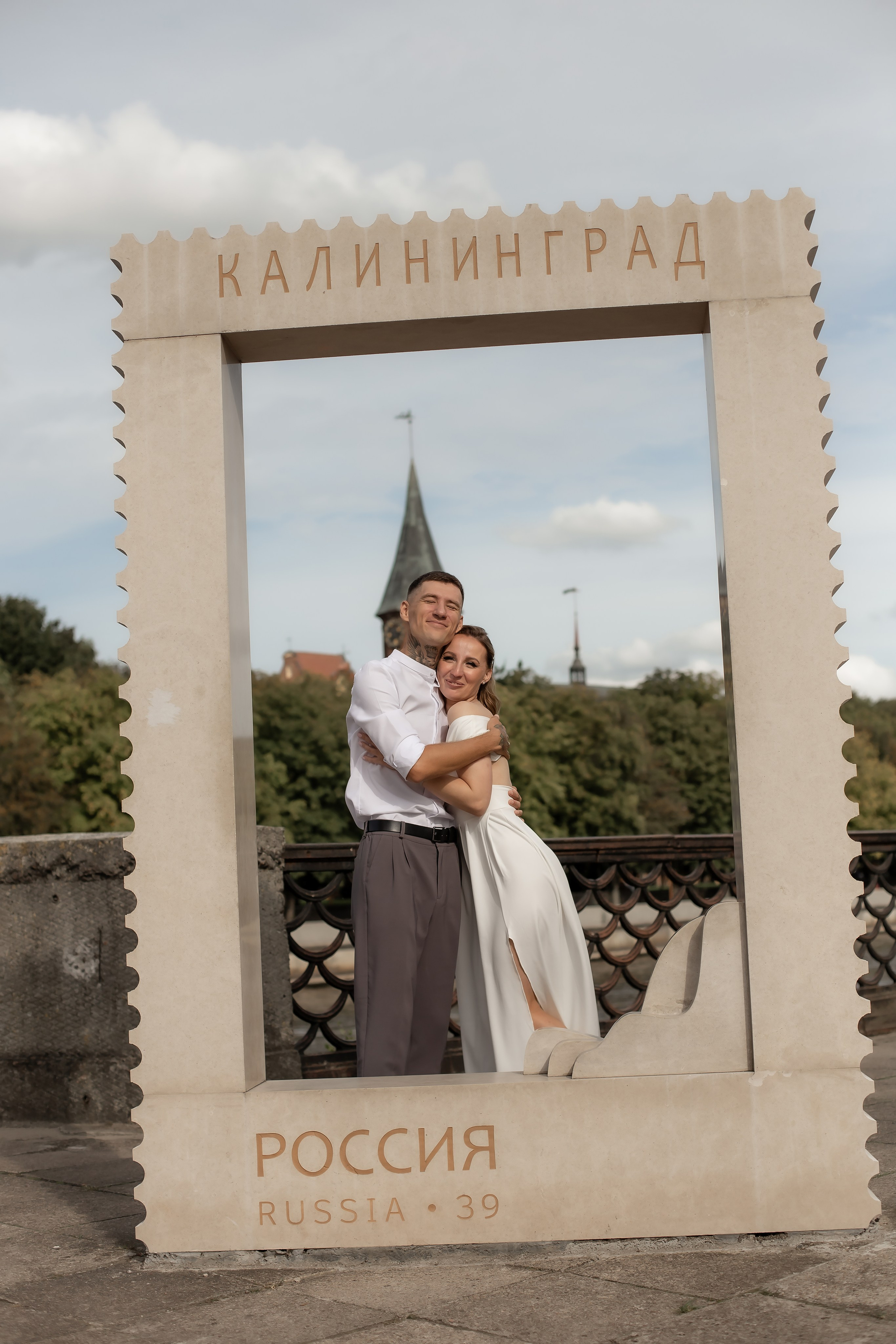 Саша и Вика. Биржевой сквер. Фотограф в Калининграде Решетникова Алина