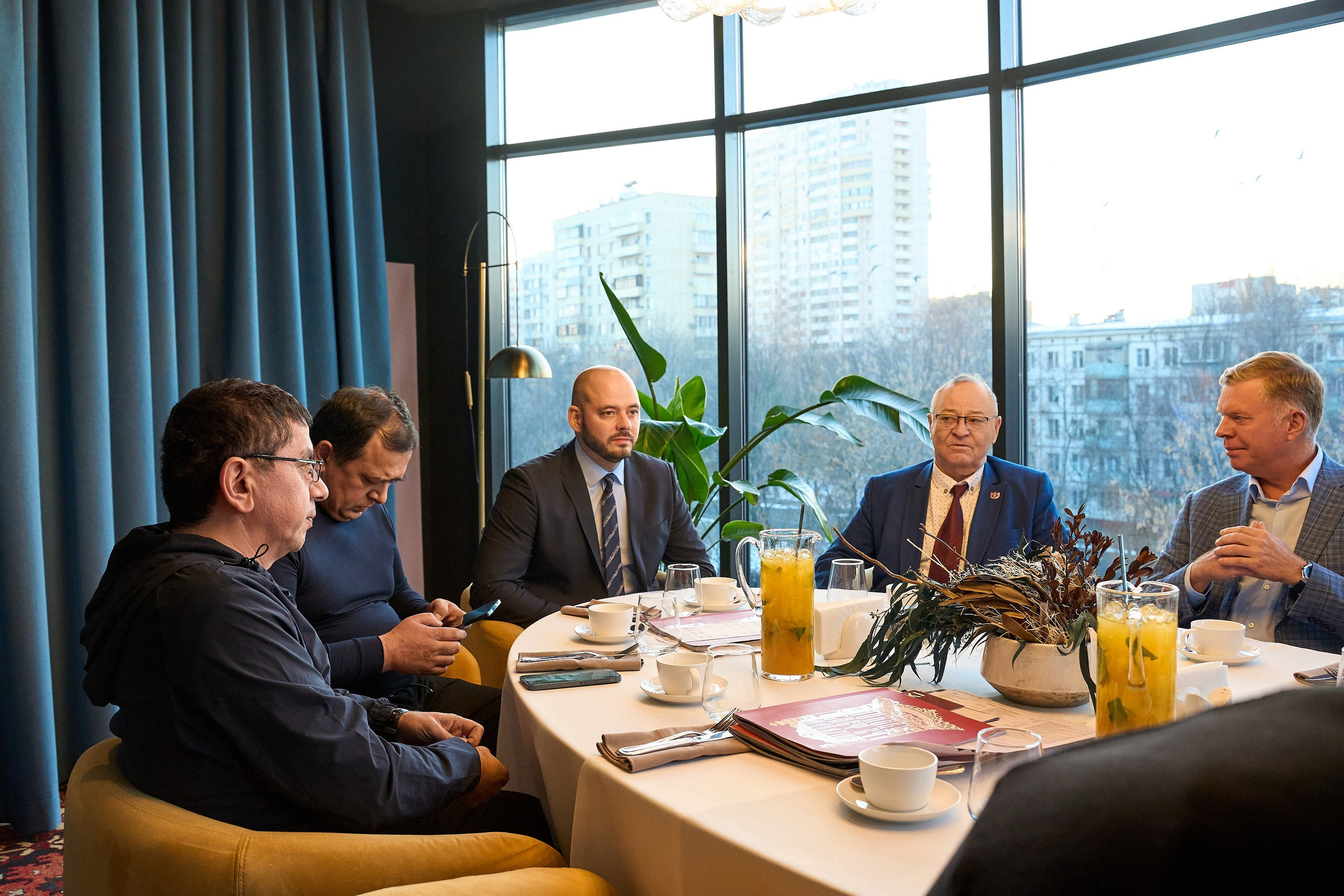 Фотограф для выставок и конференций | Качественный репортаж для компании