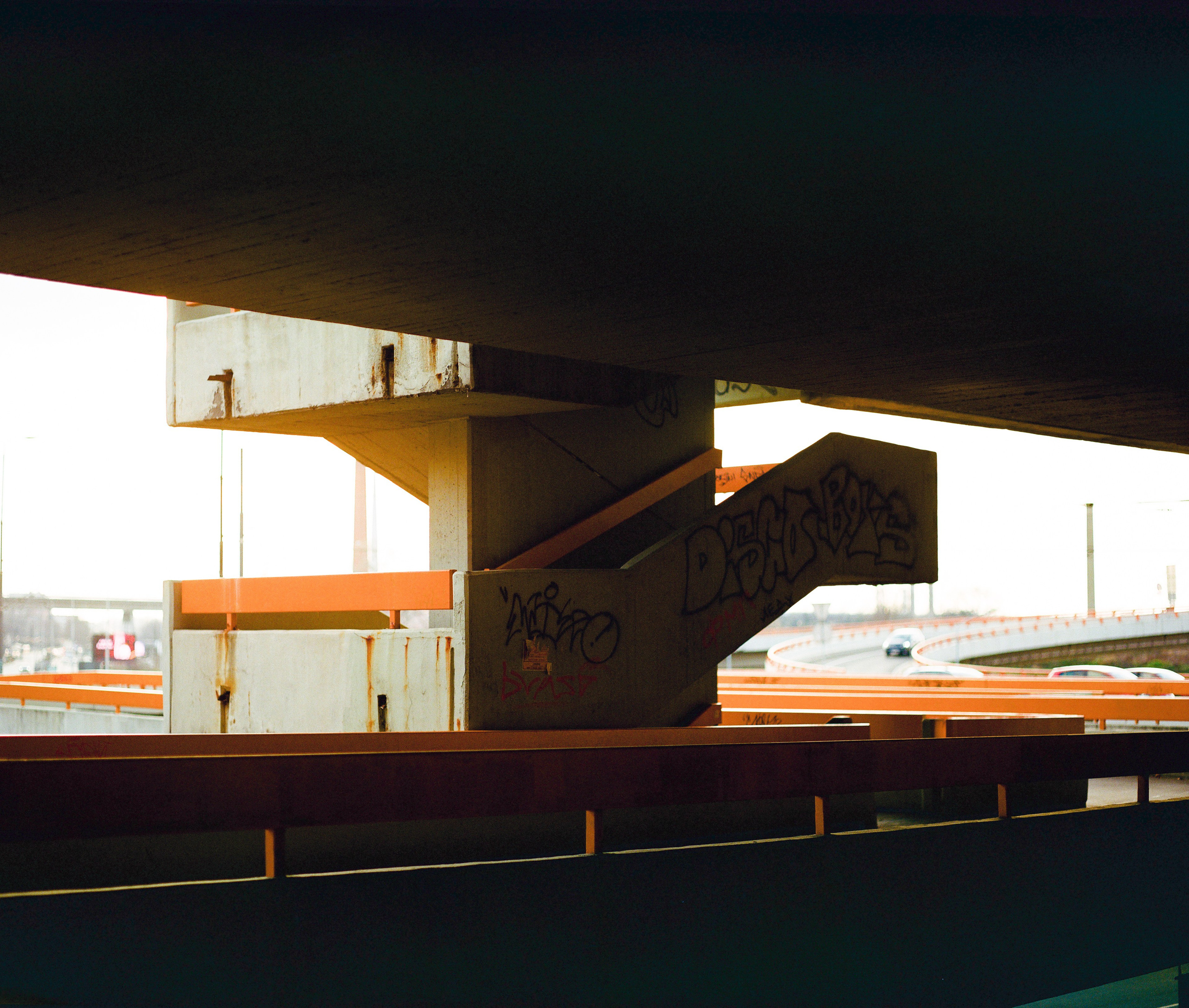 Urban and Street. Oleg Kozachok — Photographer with Protanopia | Portraits, Texture & Light