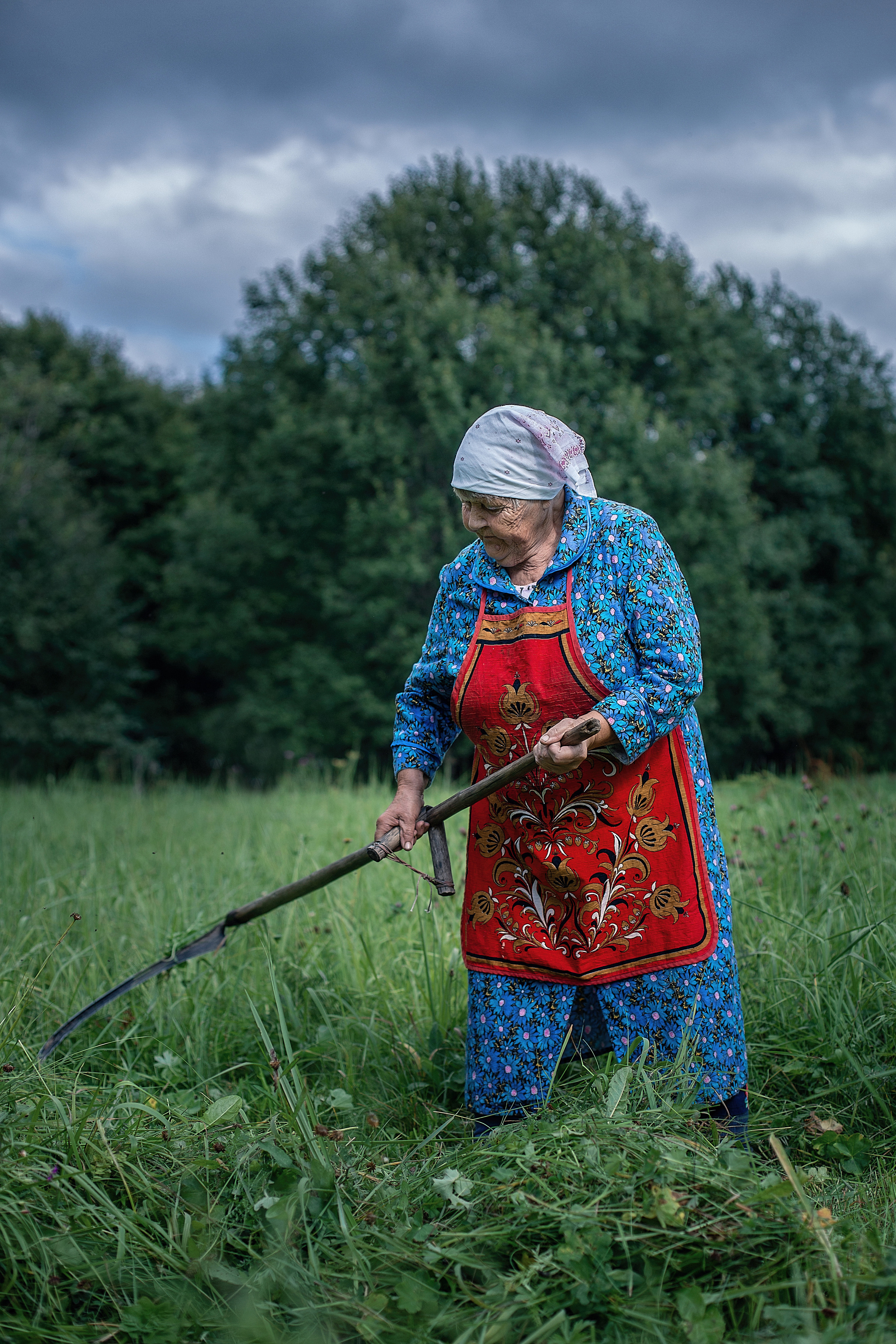 «Вы чувствуете это запах свежескошенной травы?»_2022. Семейный фотограф в Санкт-Петербурге
