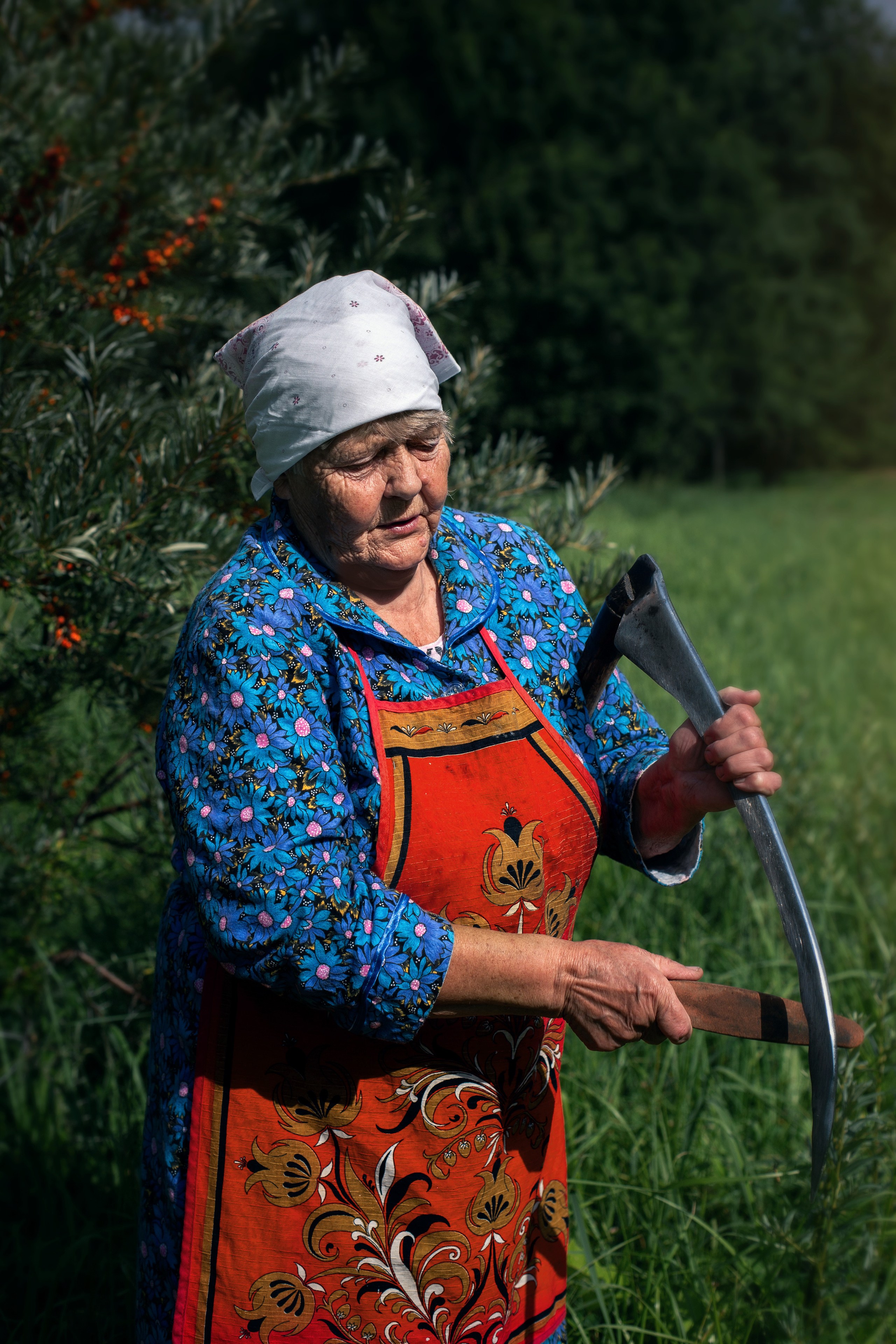 «Вы чувствуете это запах свежескошенной травы?»_2022. Семейный фотограф в Санкт-Петербурге