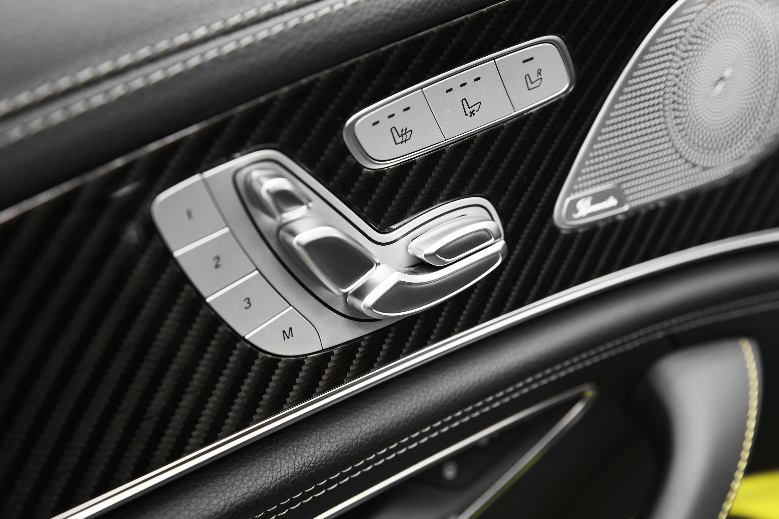 2019 MERCEDES BENZ GT63s AMG. Mixturecaptures