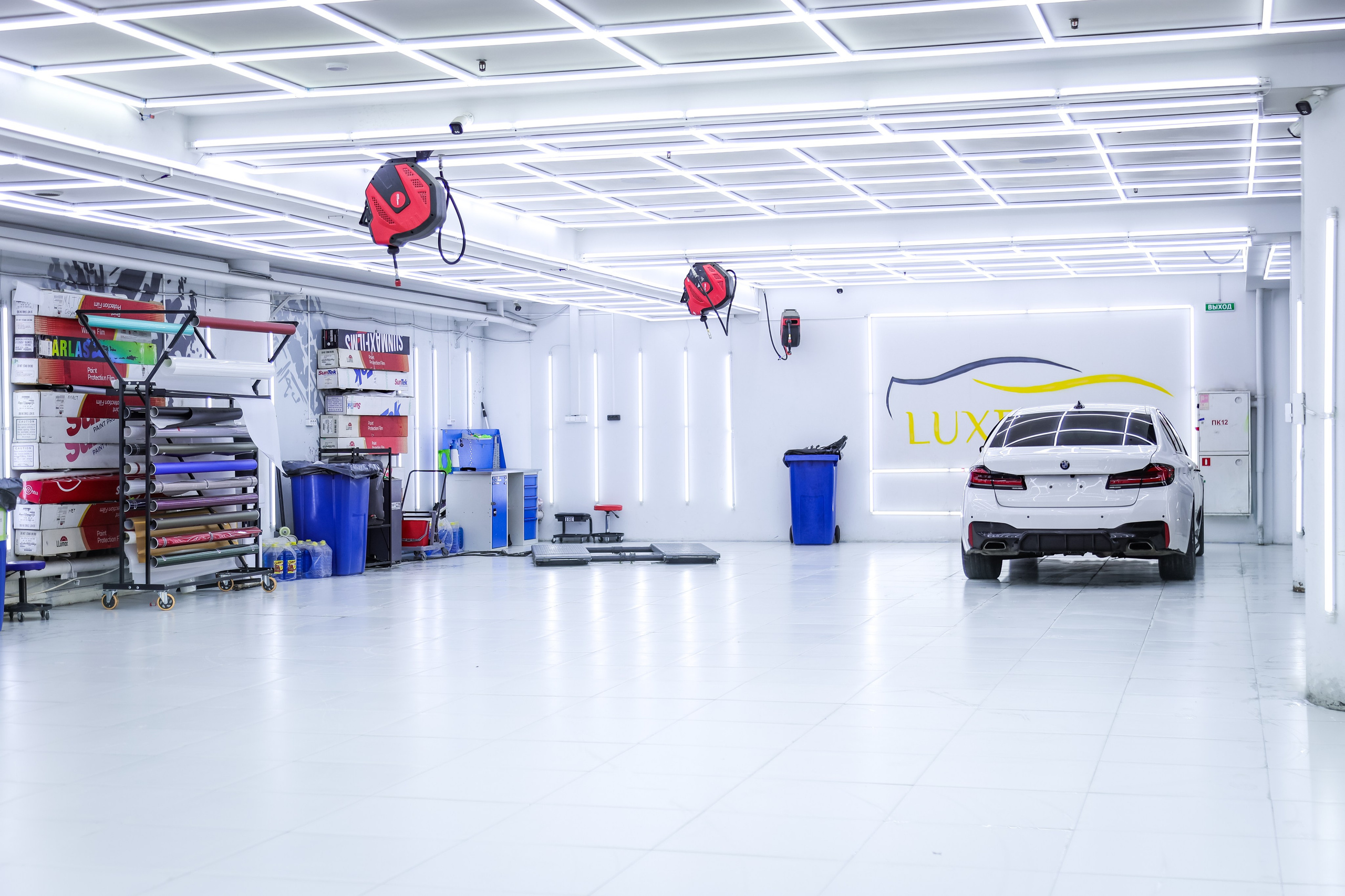 LUXE AUTO DETAILING. Mixturecaptures